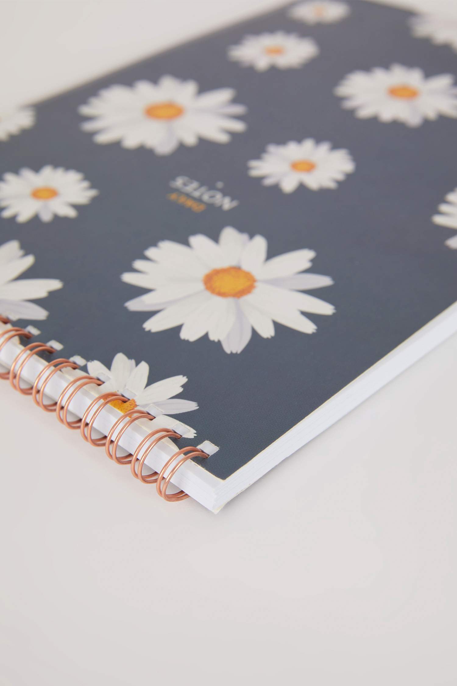 Papatya Desenli Çizgili Dikey Spiralli 17x24 cm Not Defteri