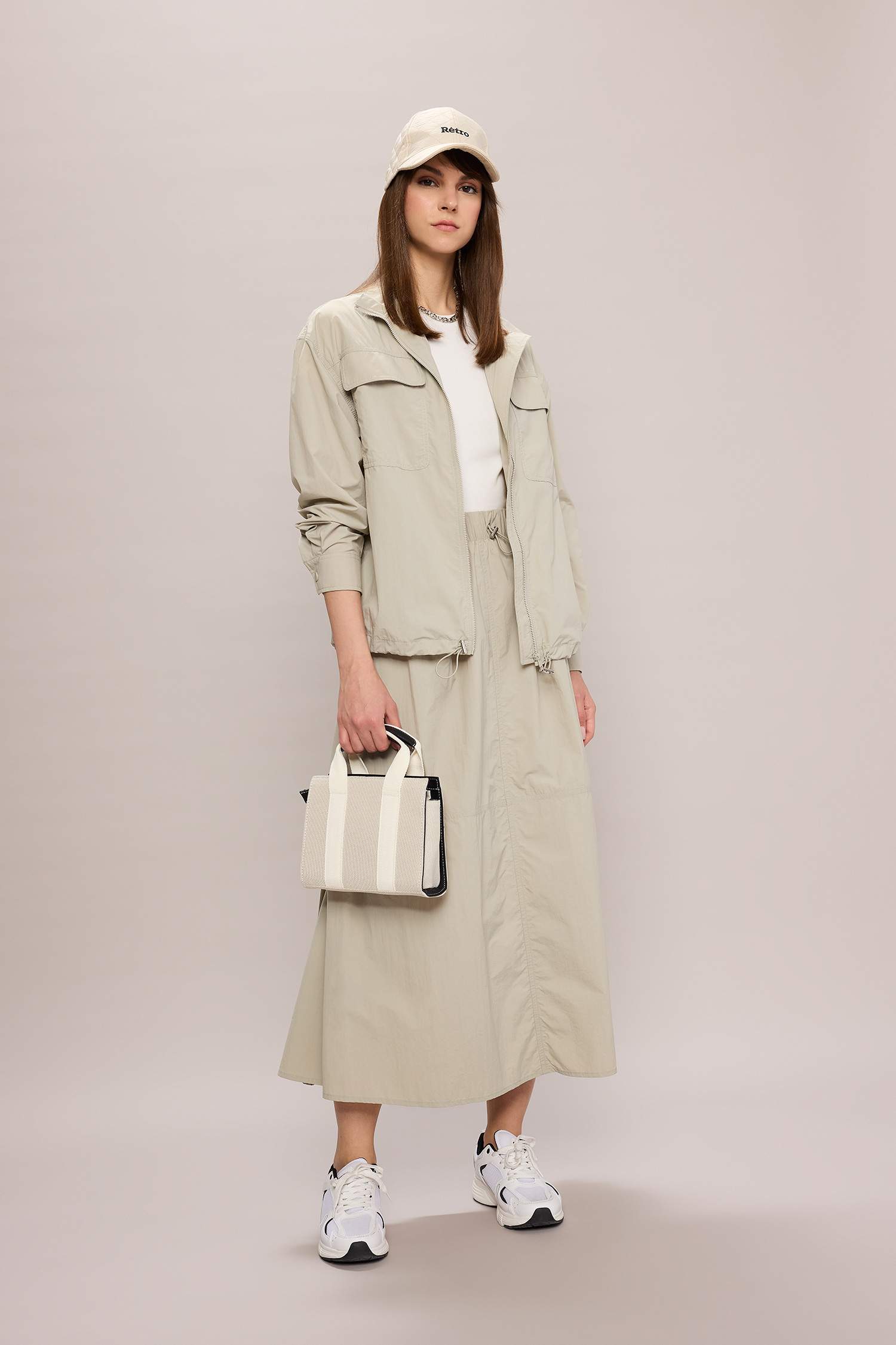 تنورة طويلة بقصة A