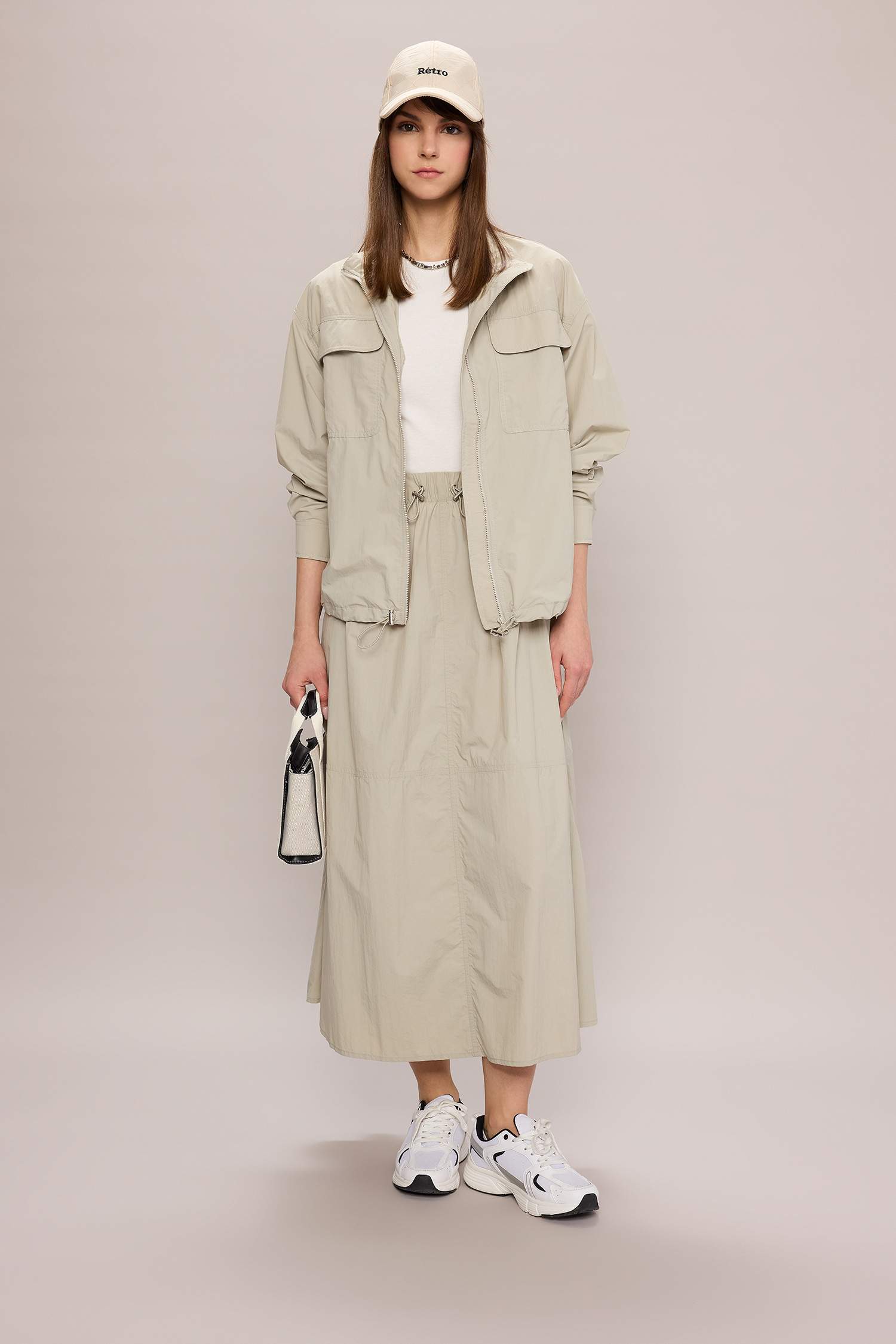 تنورة طويلة بقصة A