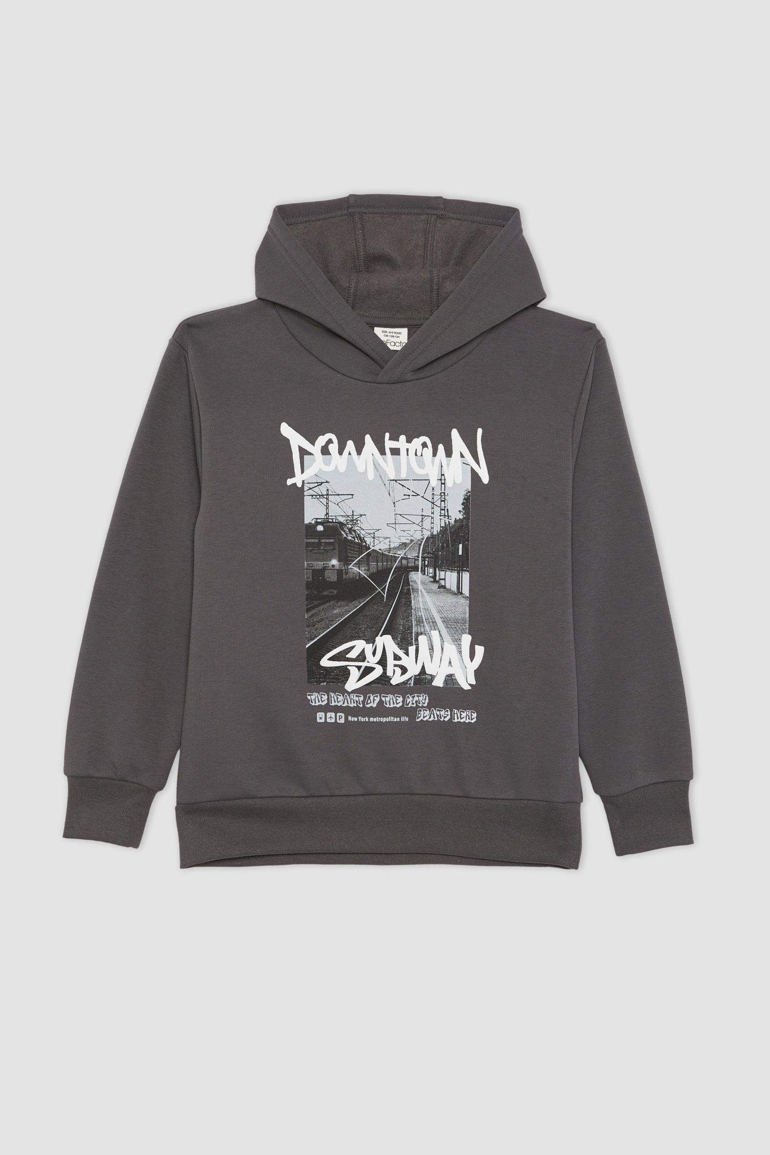 سويت شيرت ولادي قصة عادية بغطاء للرأس