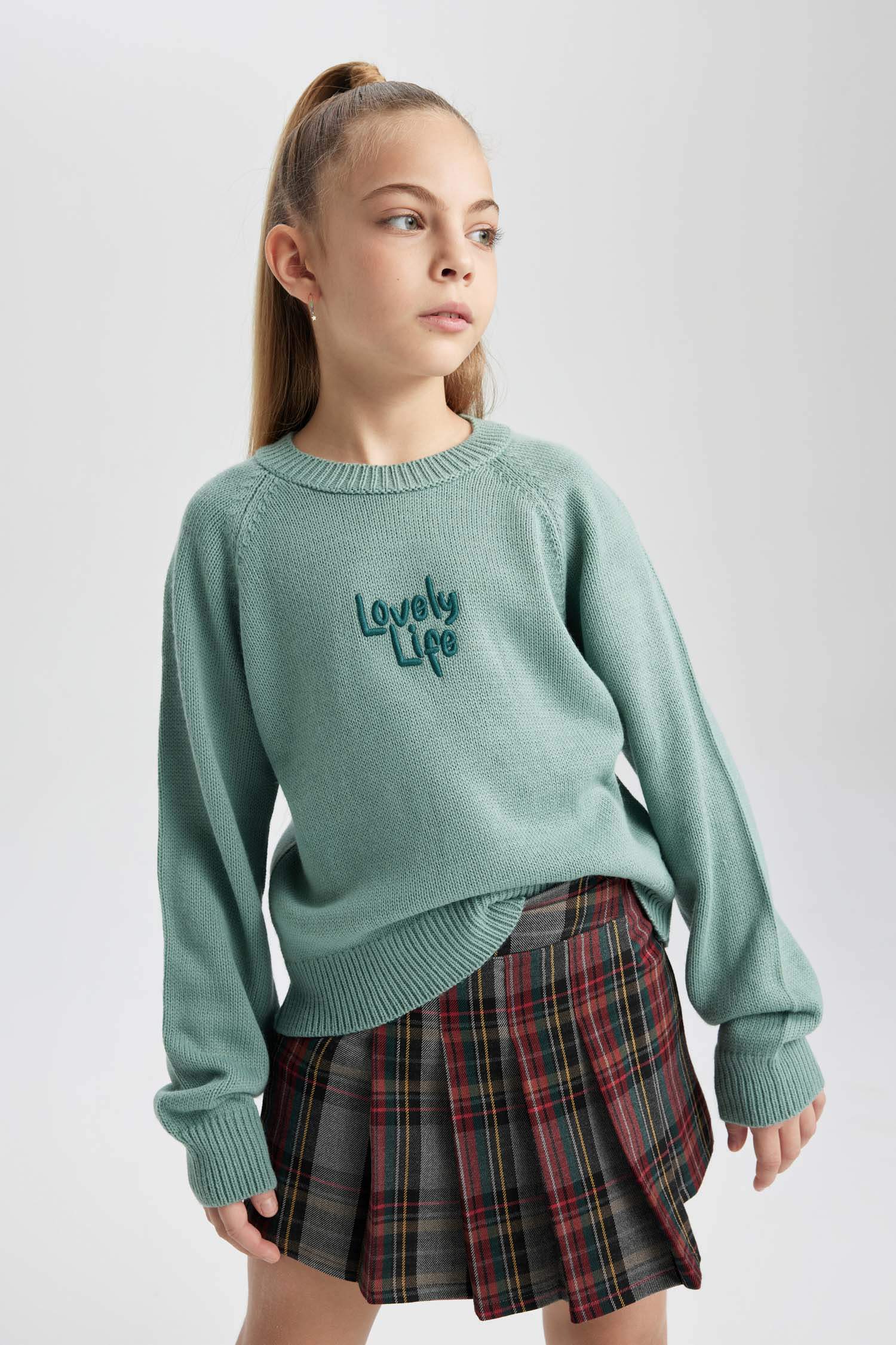 Girl Regular Fit Crew Neck Pullover