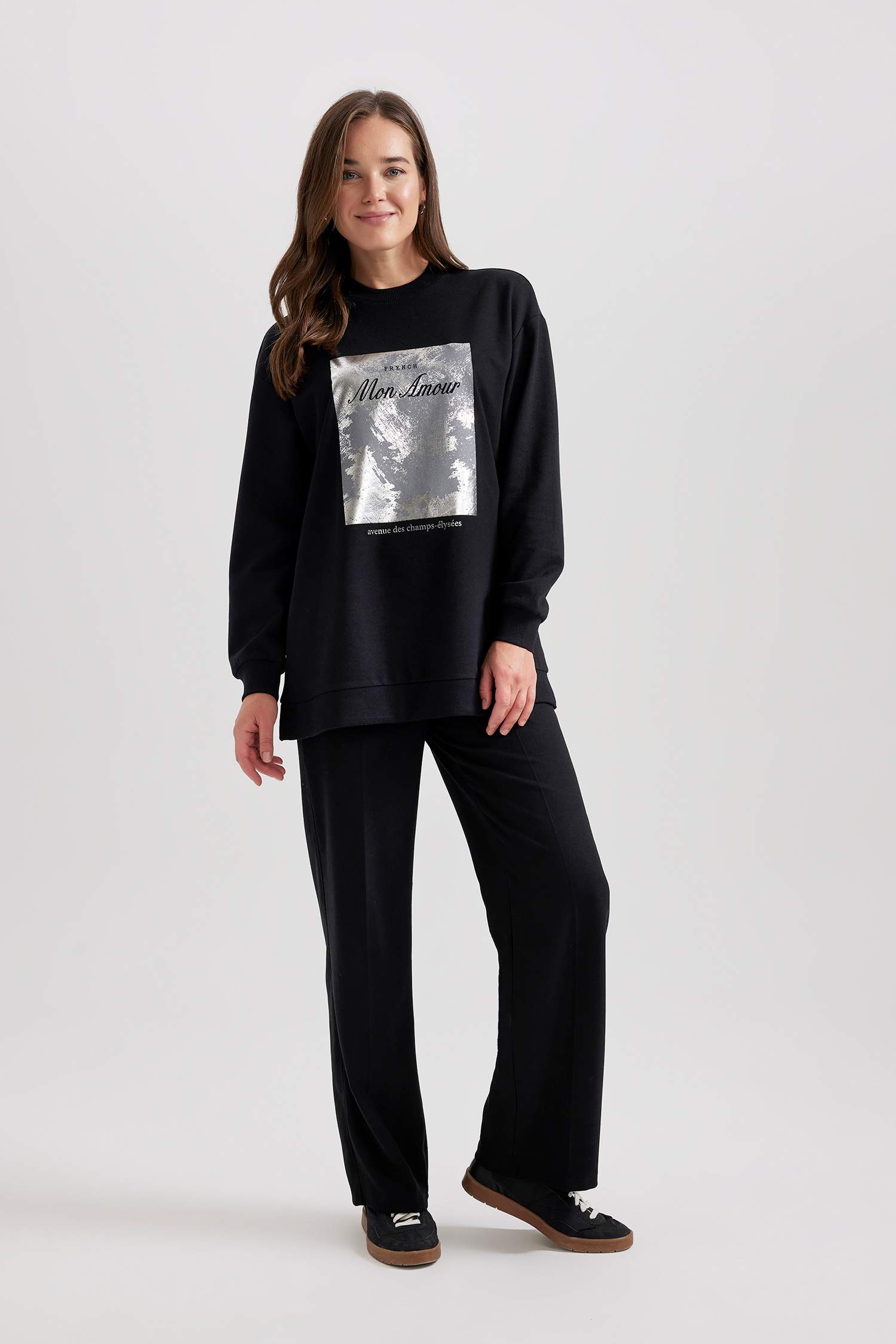 Regular Fit Crew Neck Embroidered Soft Furry Thin Sweatshirt