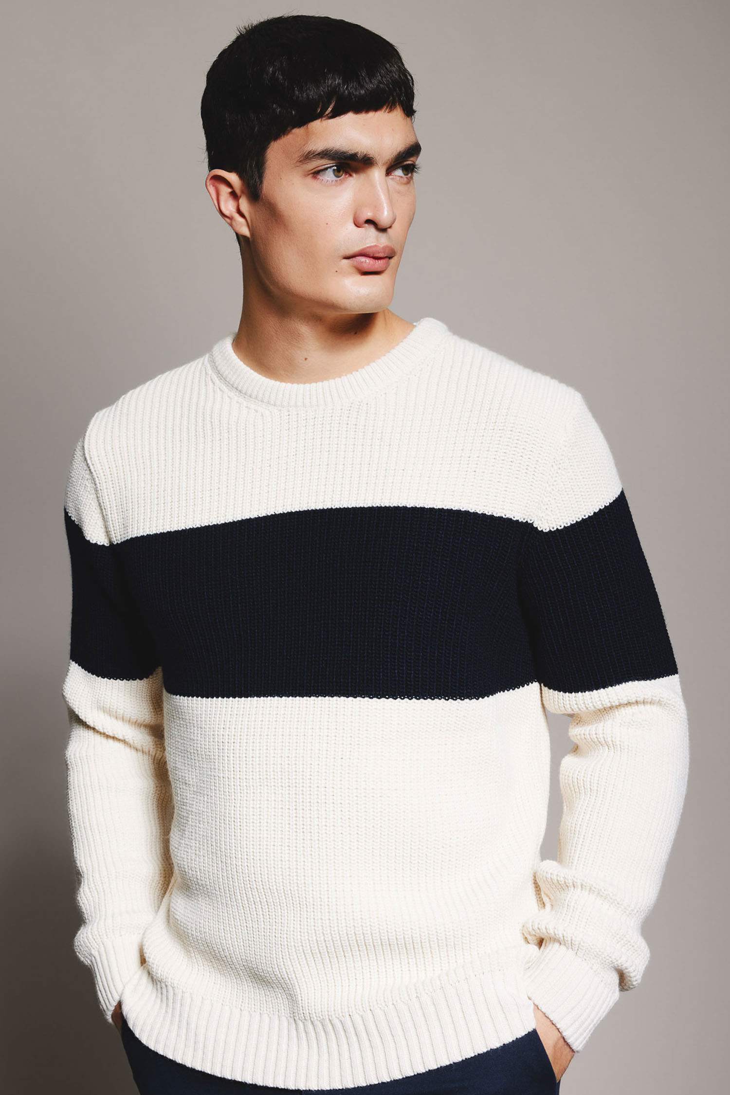 Standard Fit Crew Neck Knitwear Pullover