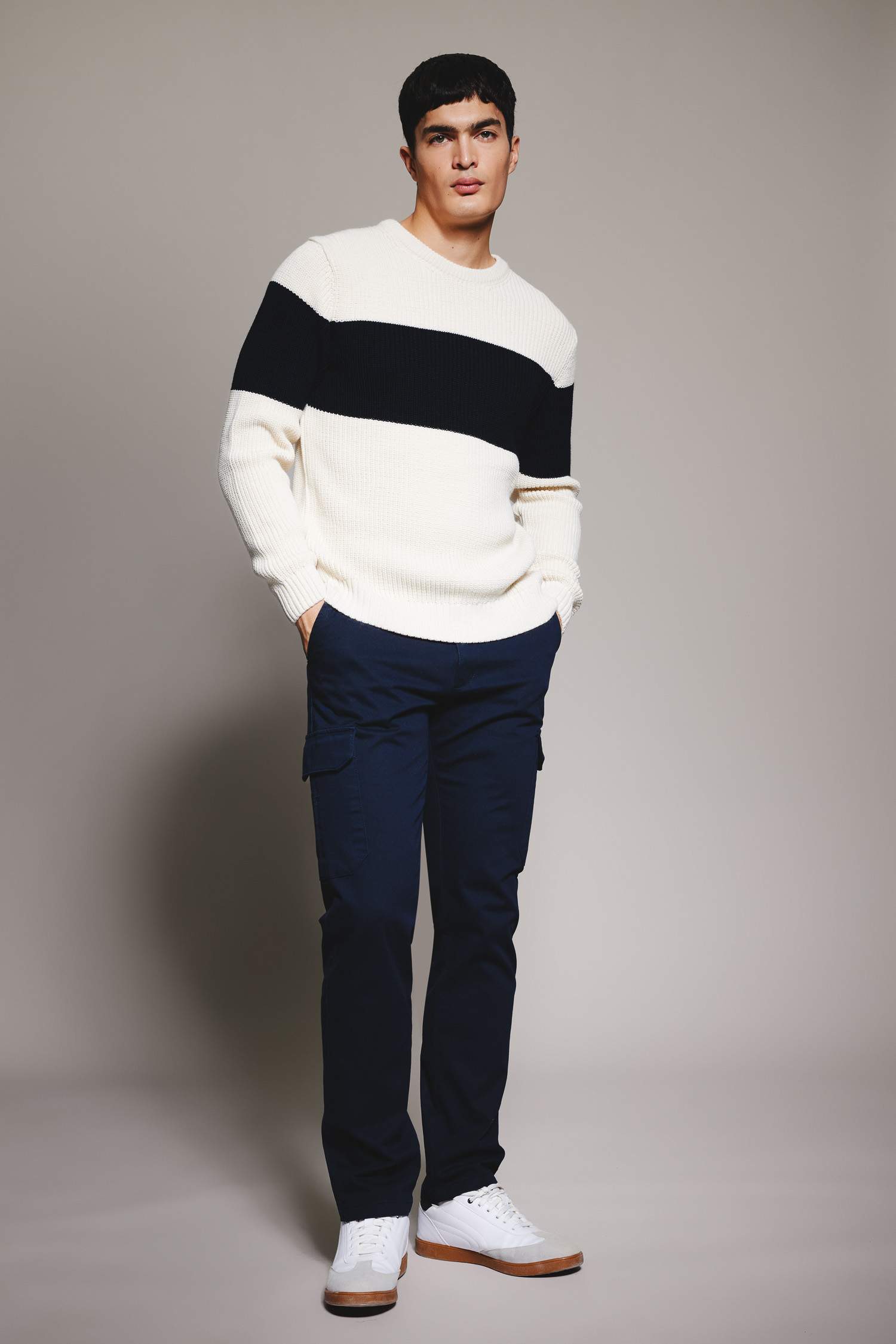 Standard Fit Crew Neck Knitwear Pullover