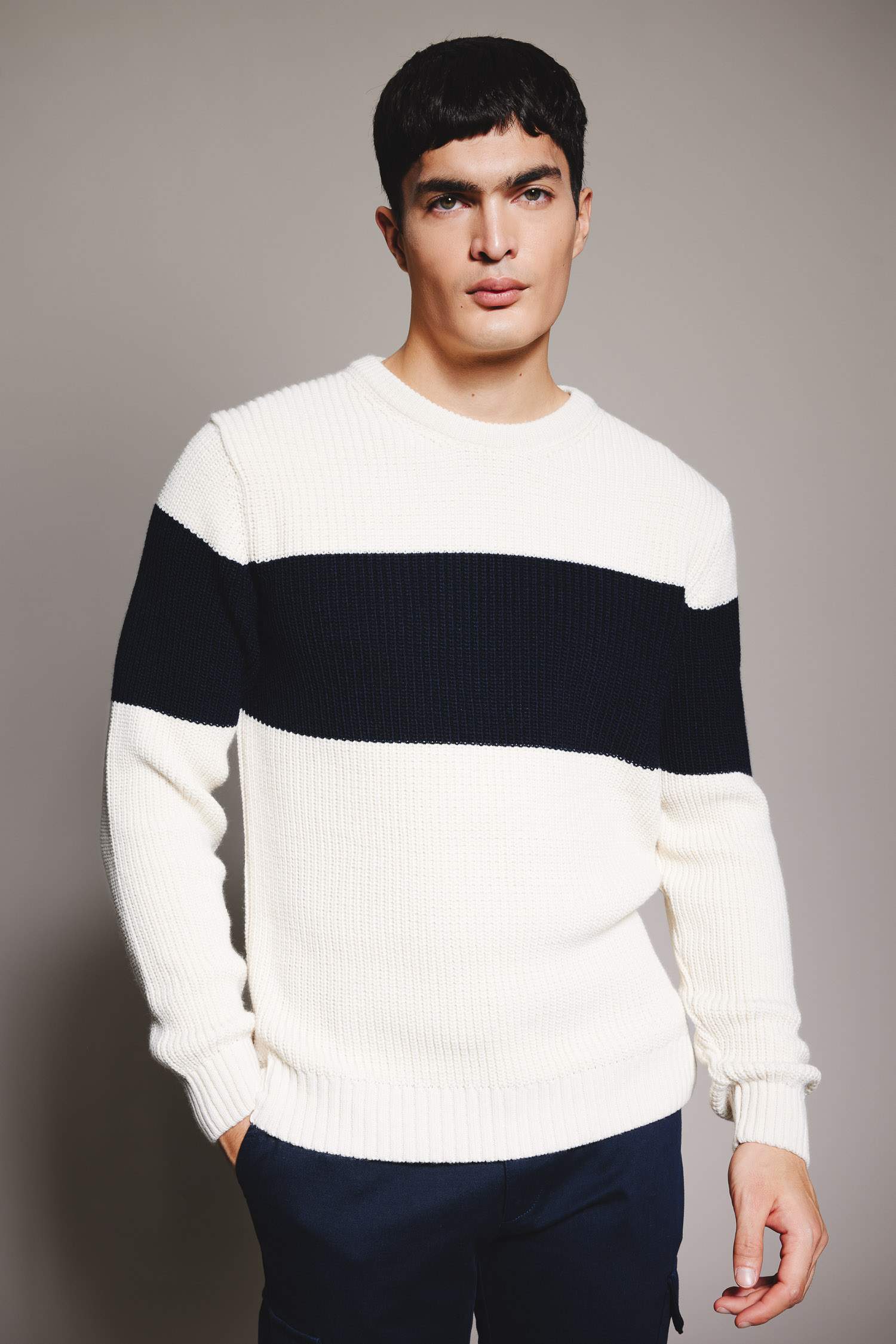 Standard Fit Crew Neck Knitwear Pullover
