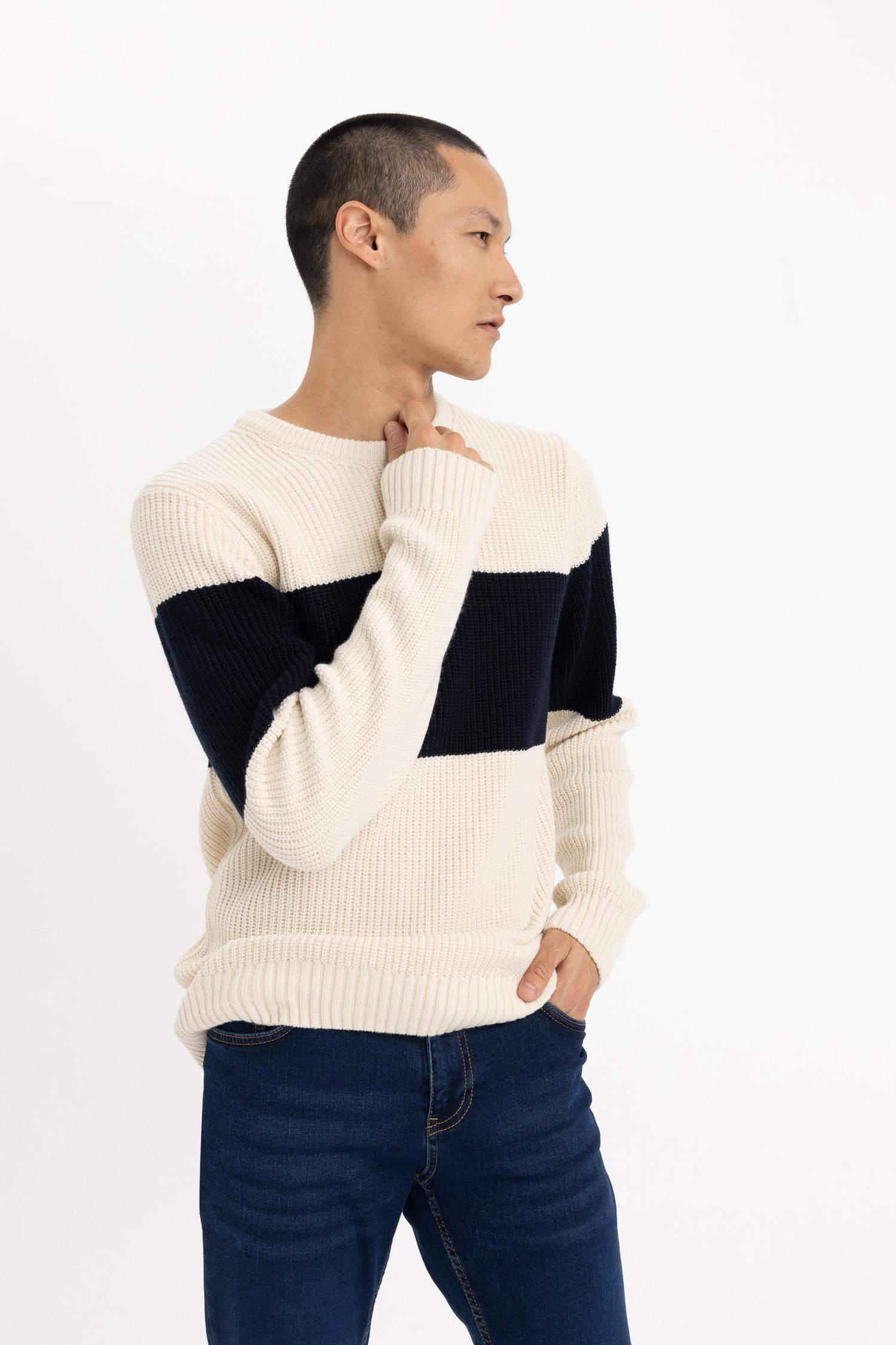 Standard Fit Crew Neck Knitwear Pullover