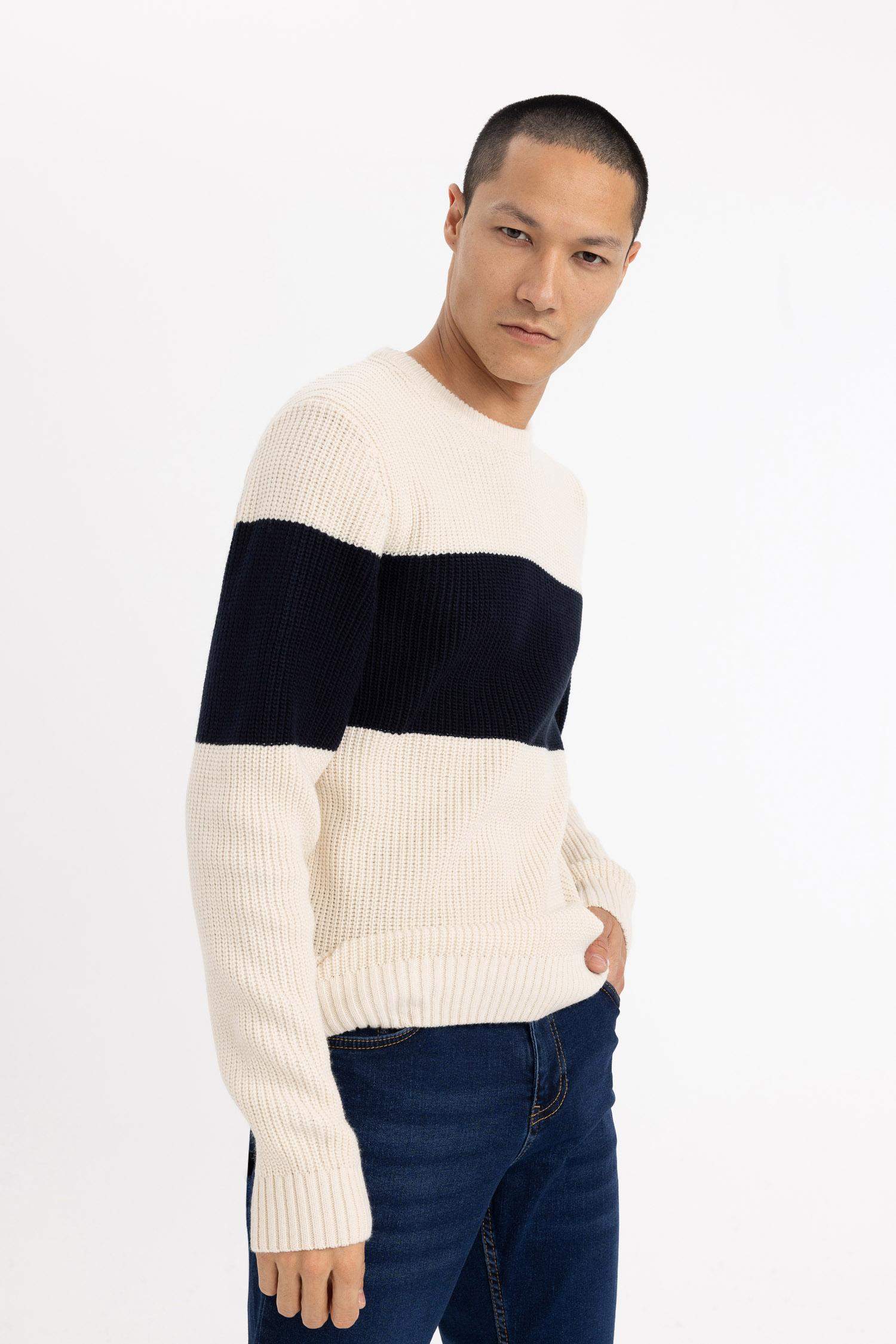 Standard Fit Crew Neck Knitwear Pullover