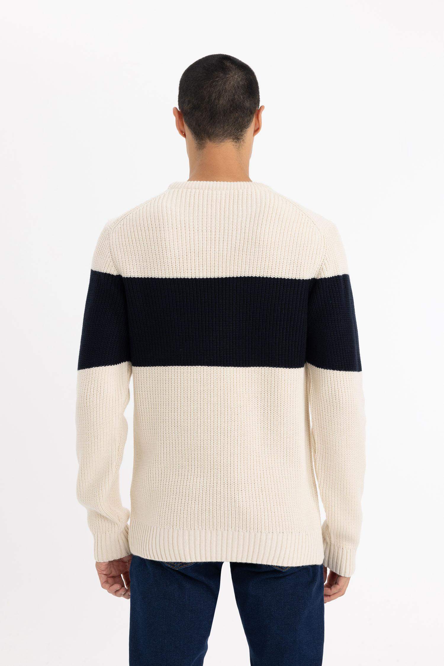 Standard Fit Crew Neck Knitwear Pullover