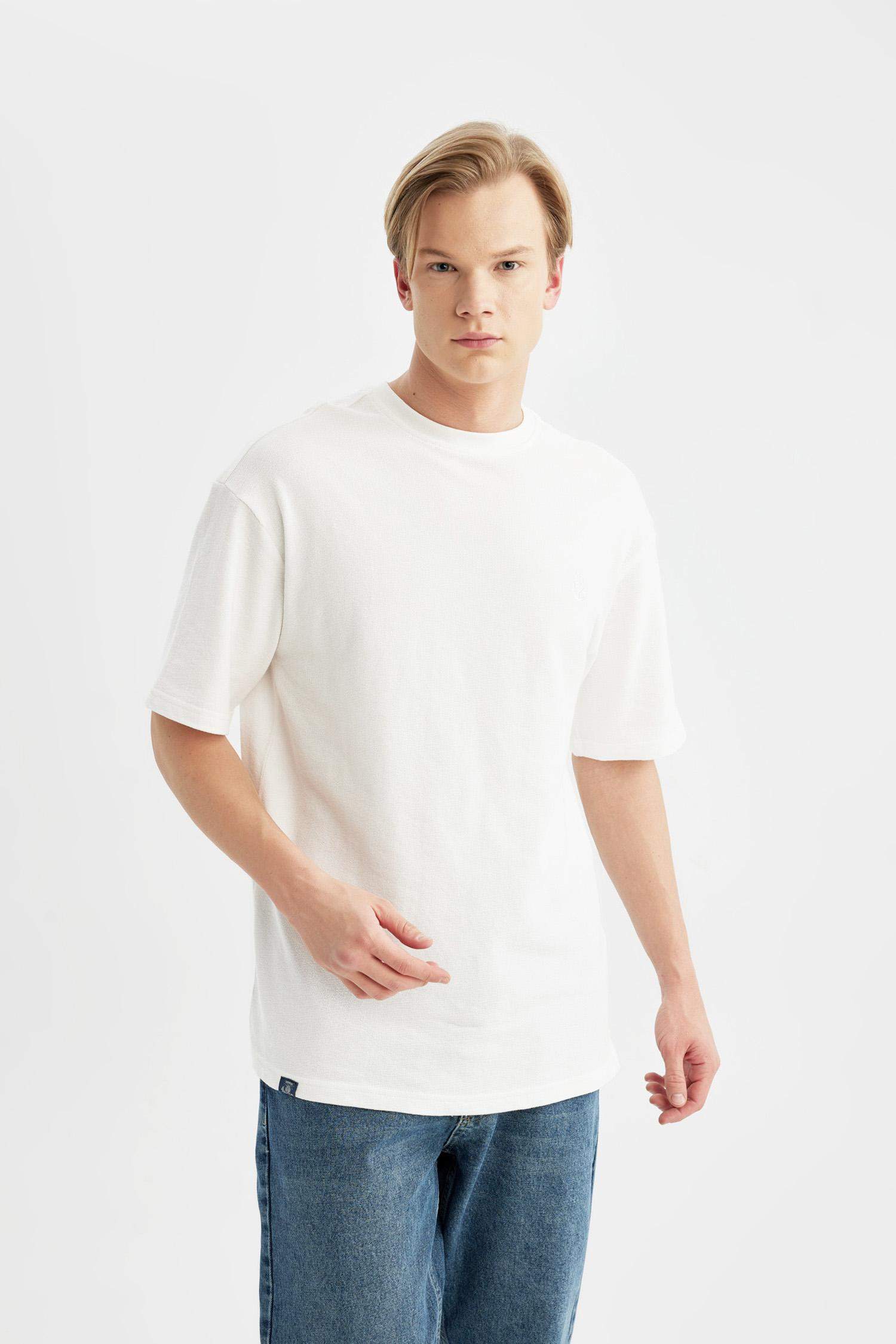 تيشيرت قطن نص كم مطبوع قصة مريحة برقبة مستديرة