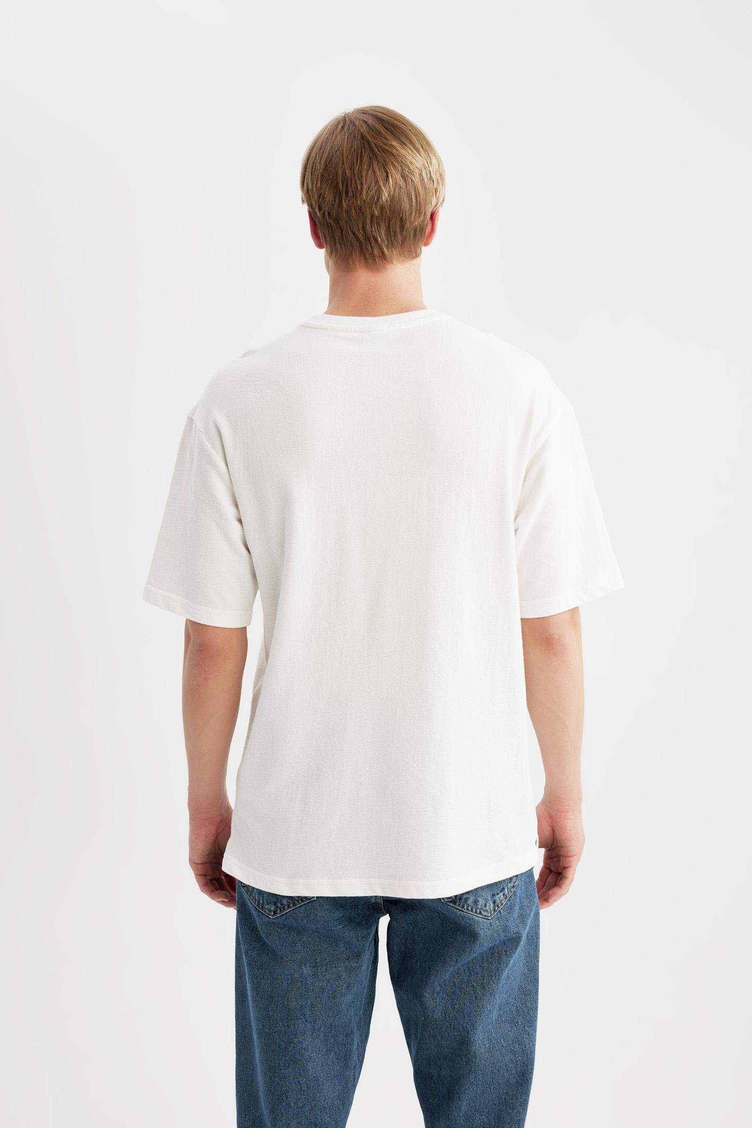 تيشيرت قطن نص كم مطبوع قصة مريحة برقبة مستديرة