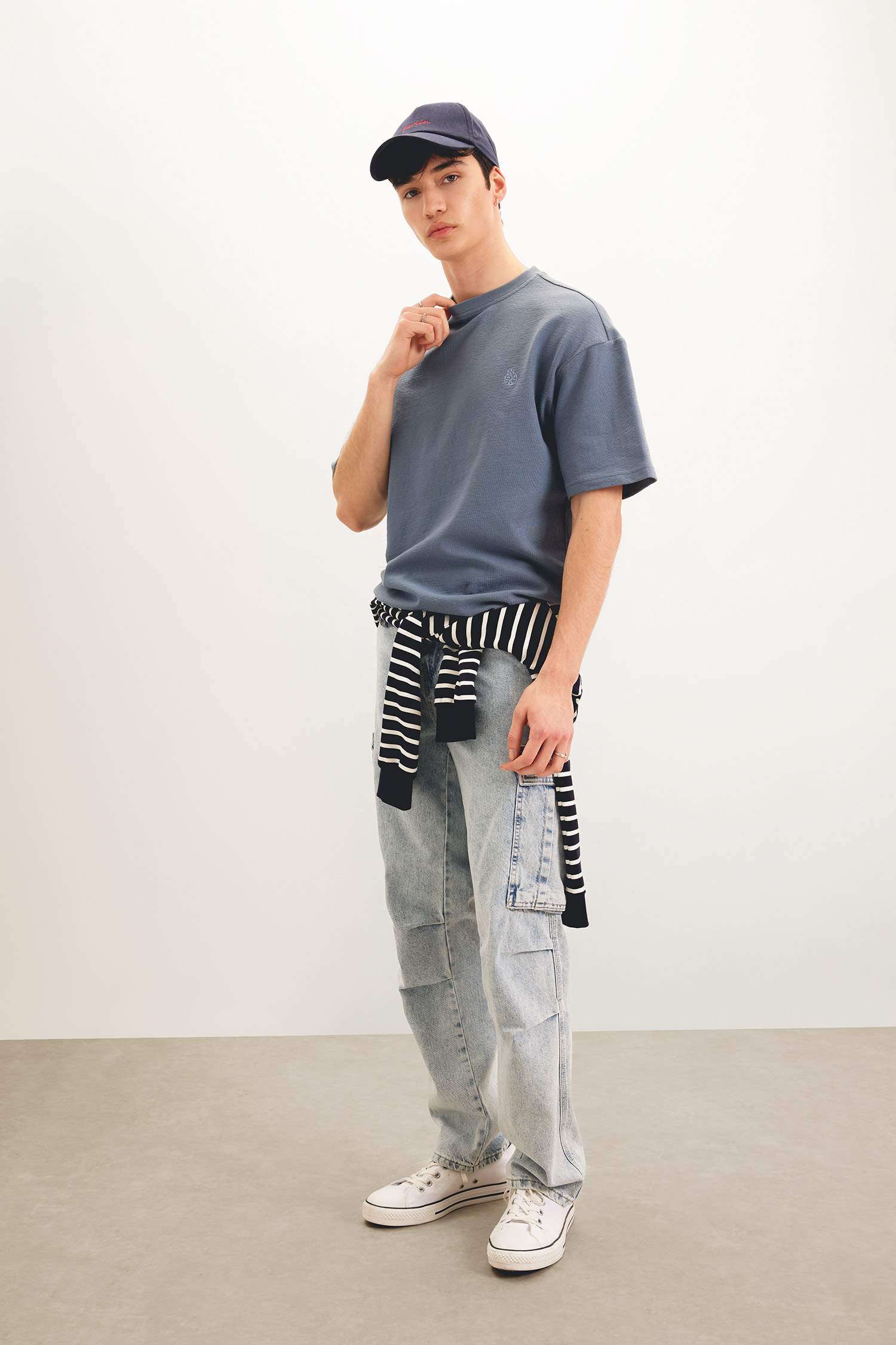 تيشيرت نص ردن مطبوع قصة مريحة بياخة مستديرة