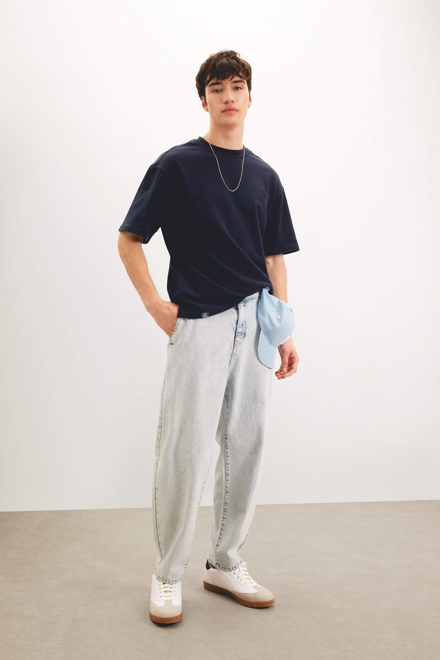 تيشيرت نص ردن مطبوع قصة مريحة بياخة مستديرة