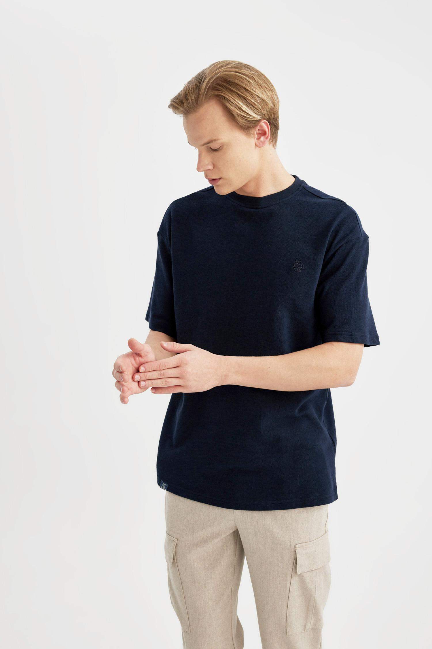 تيشيرت نص ردن مطبوع قصة مريحة بياخة مستديرة