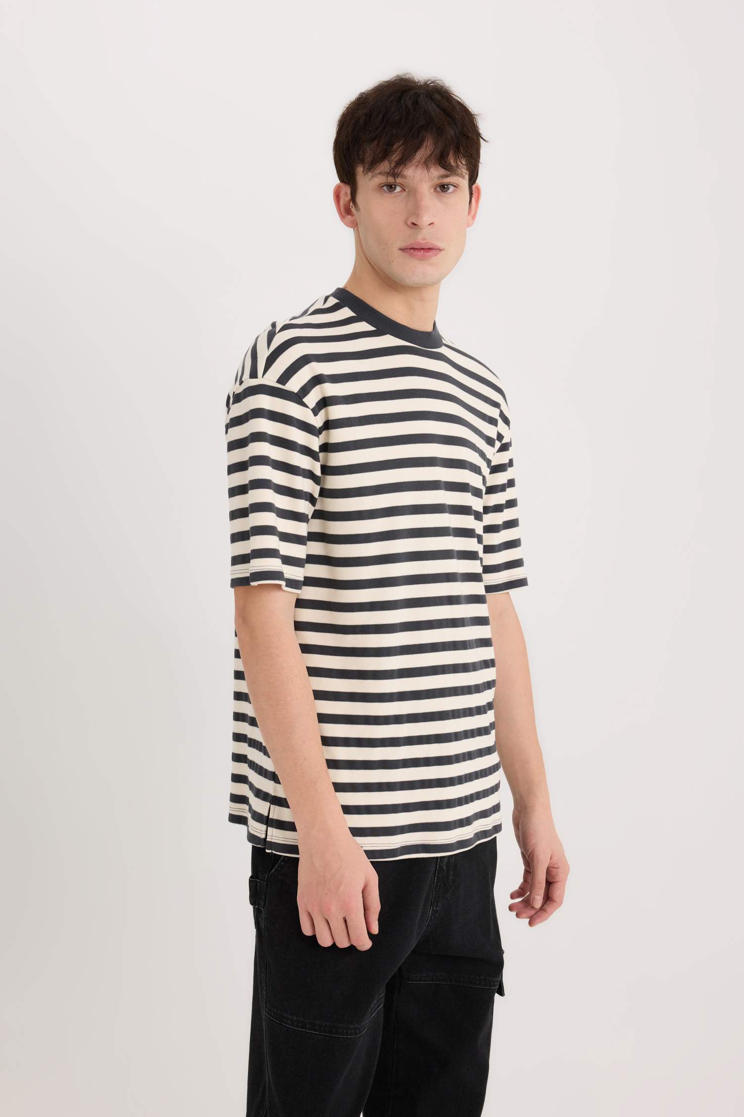 Boxy Fit Crew Neck Striped Short Sleeve T-Shirt
