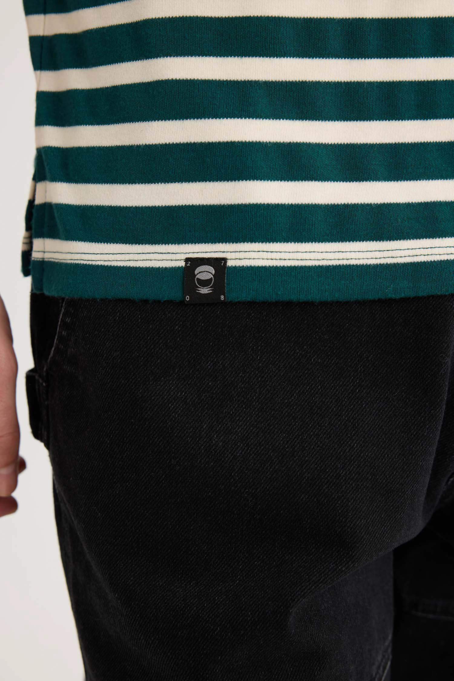 تيشيرت مخطط أوفر سايز بياخة مستديرة