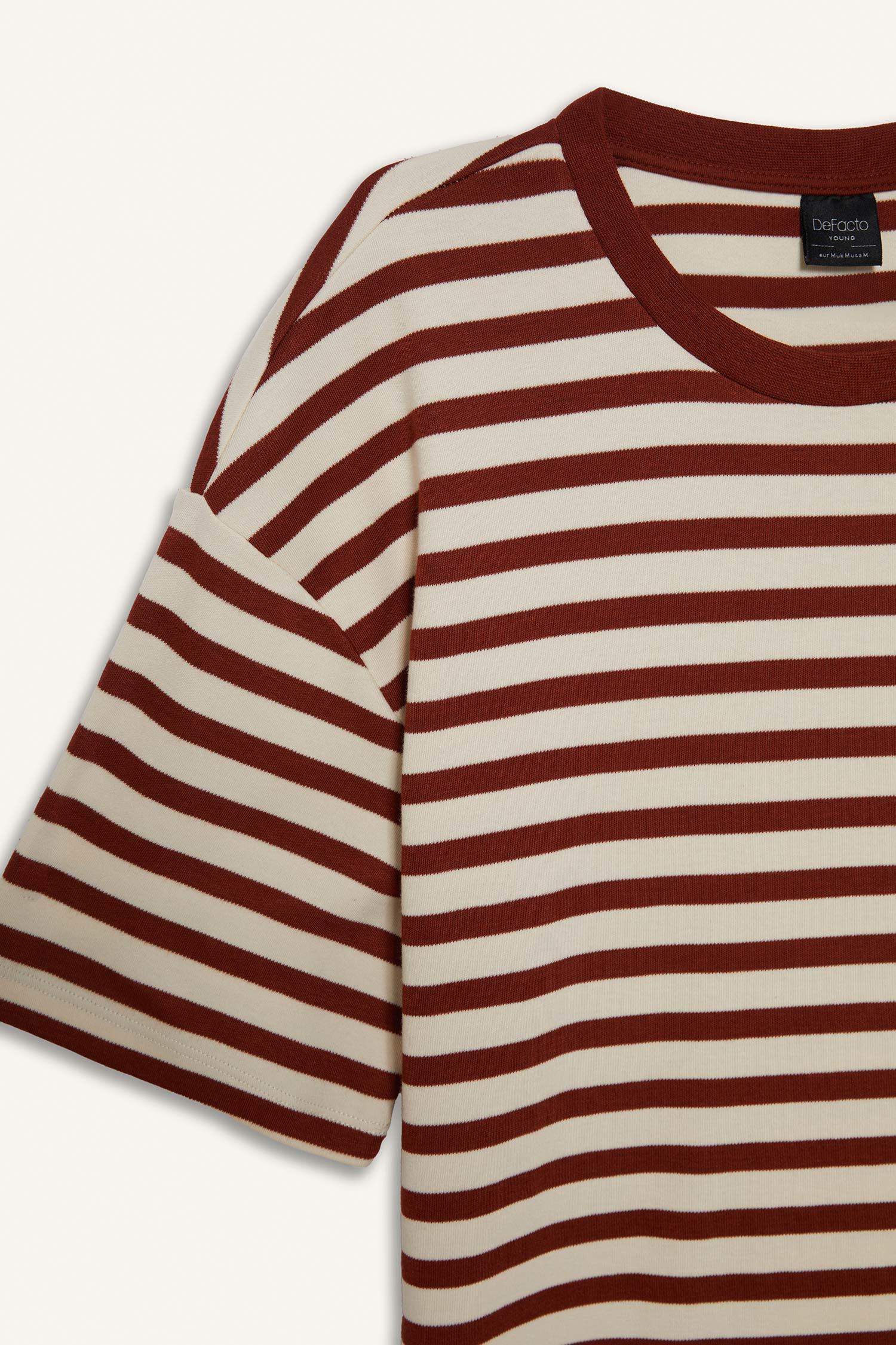 Boxy Fit Crew Neck Striped Short Sleeve T-Shirt