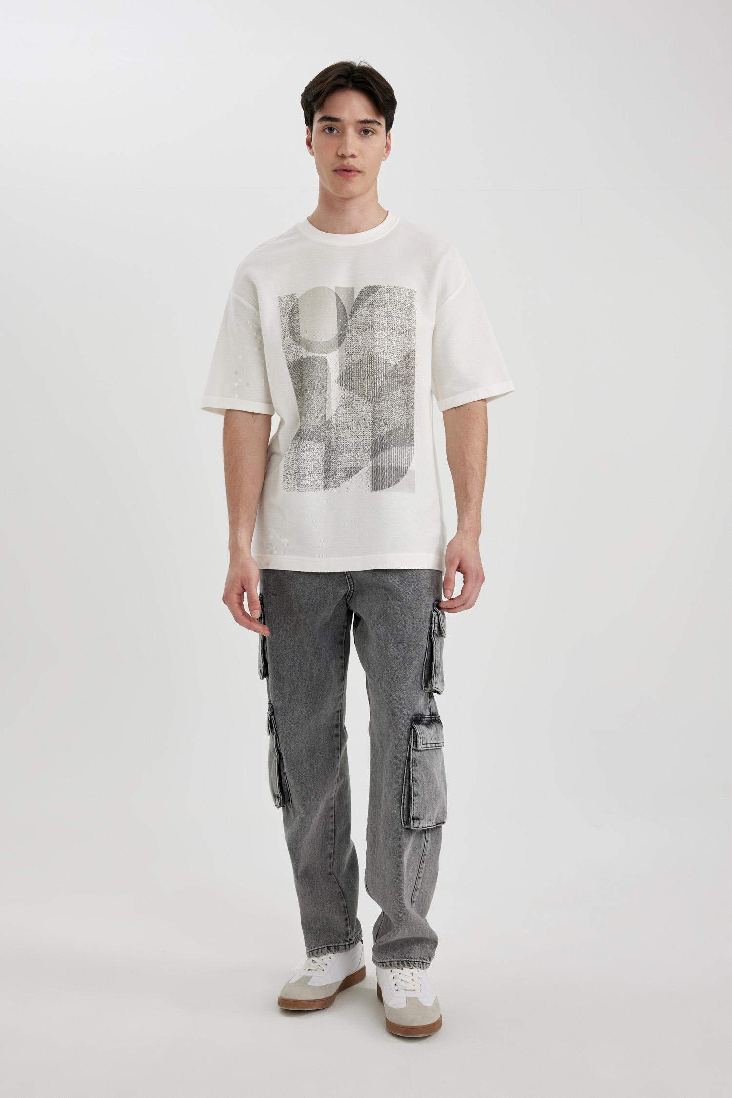 تي شيرت مطبوع قصة مريحة بياخة مستديرة