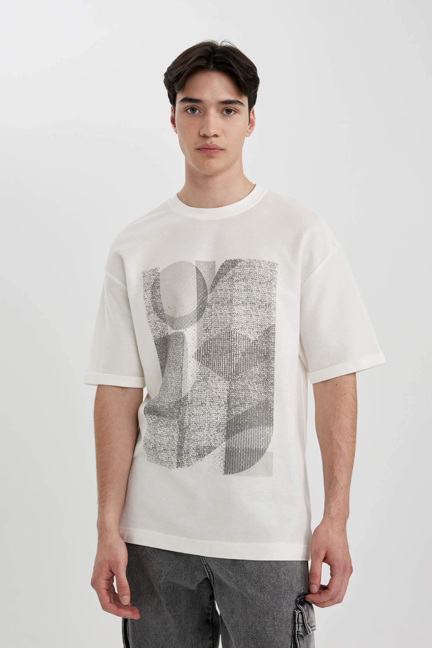 تي شيرت مطبوع قصة مريحة بياخة مستديرة