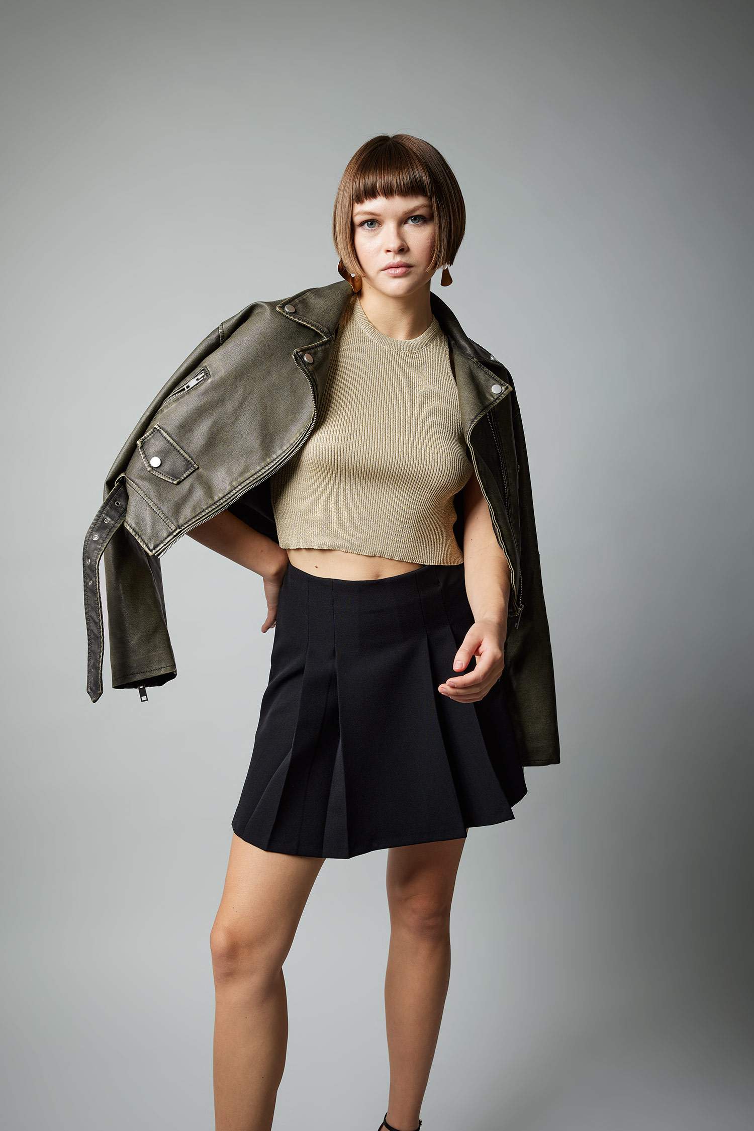 Slim Fit Halter Collar Sleeveless Tank Top