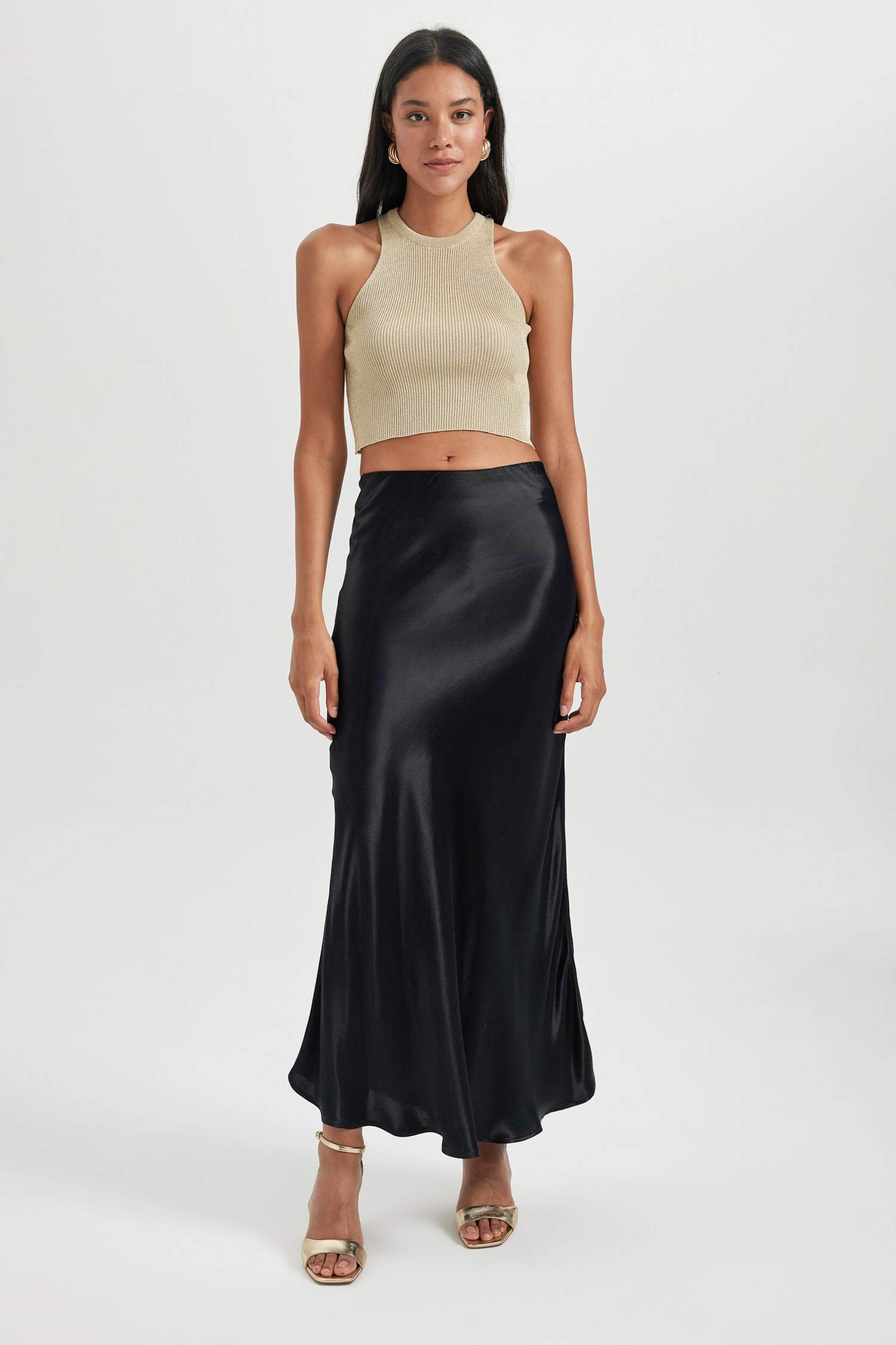 Slim Fit Halter Collar Sleeveless Tank Top