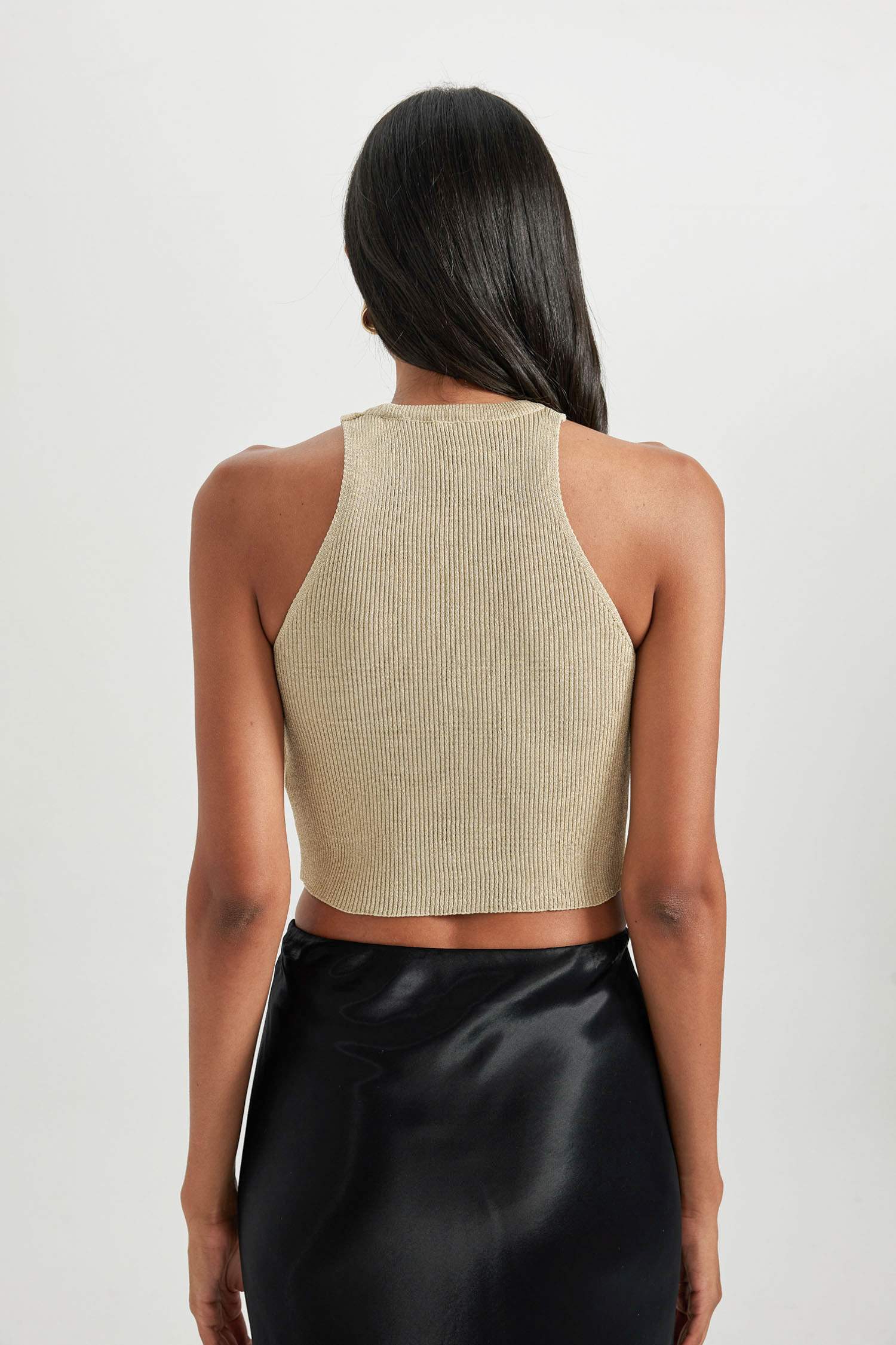 Slim Fit Halter Collar Sleeveless Tank Top