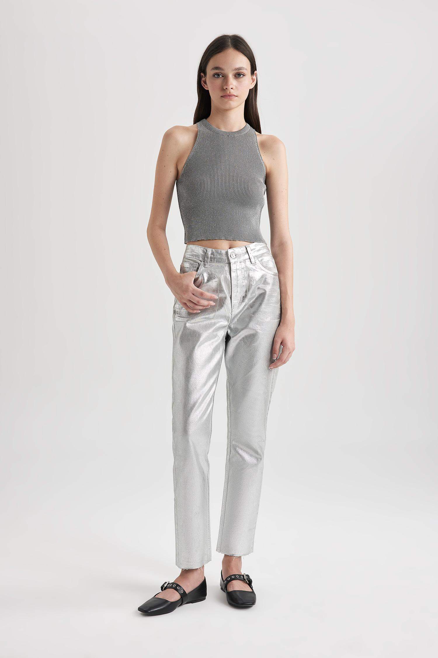 أندر شيرت سليم فيت بياقة هالتر