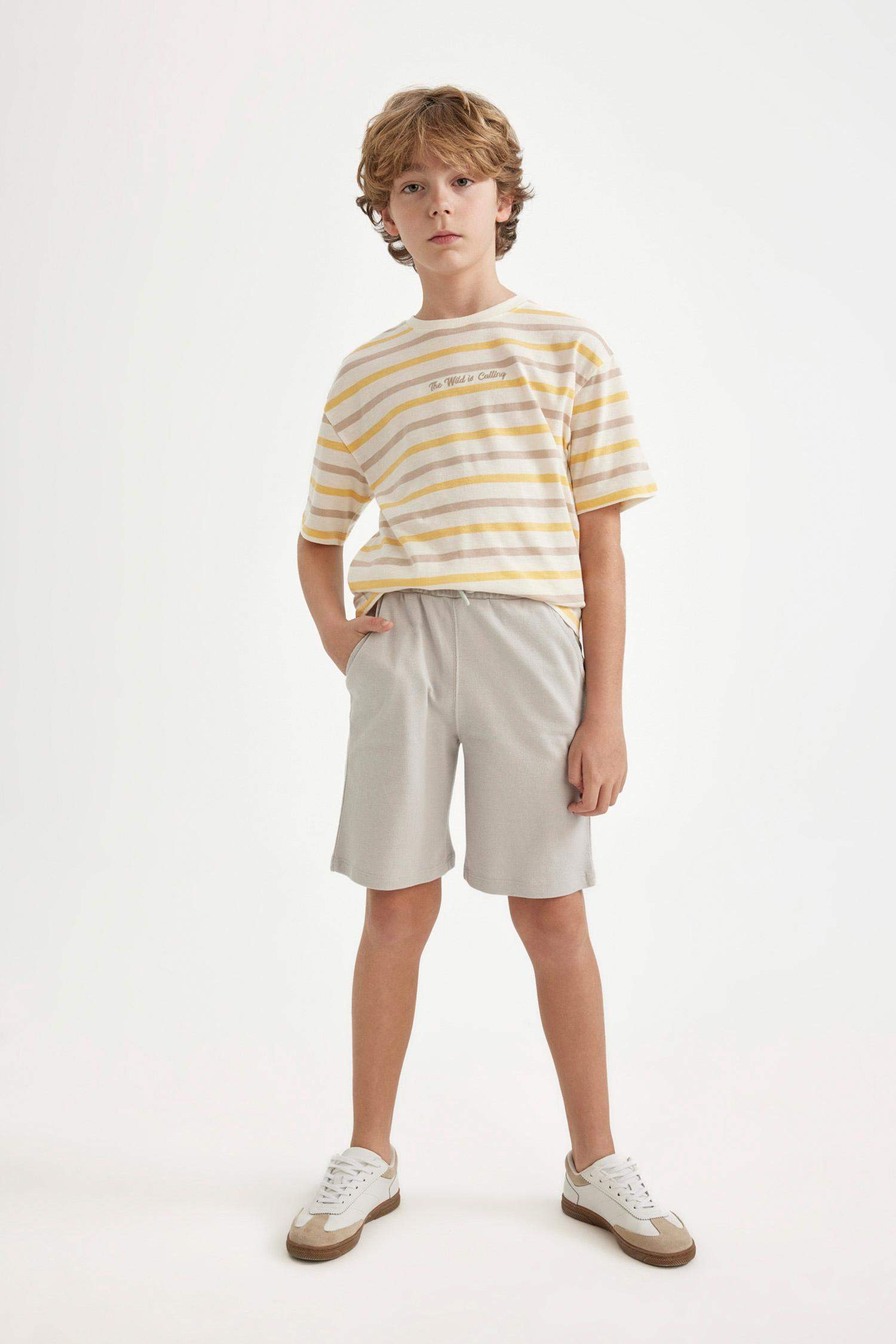 شورت ولادي بيكة بقصة عادية