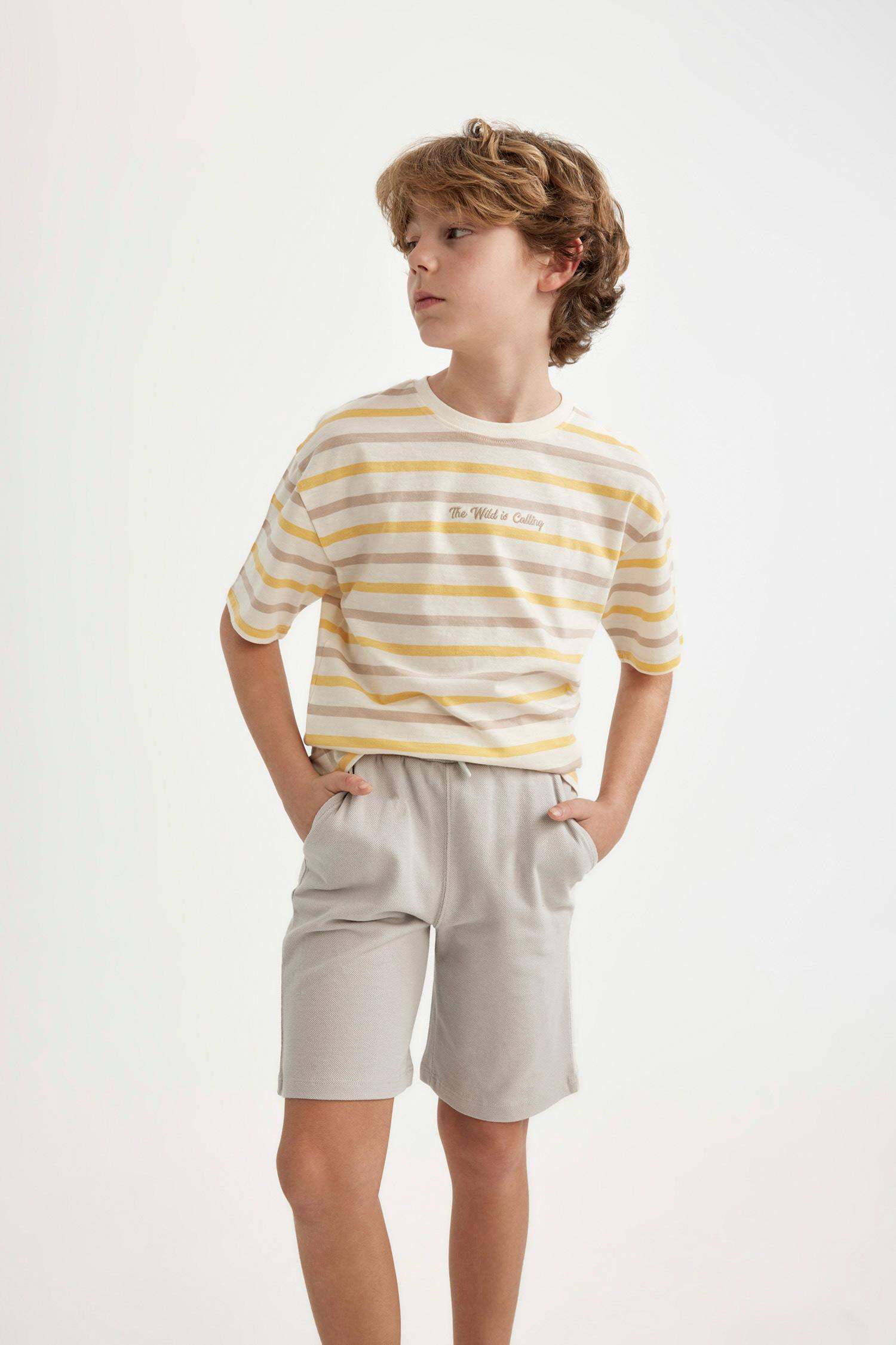 شورت ولادي بيكة بقصة عادية