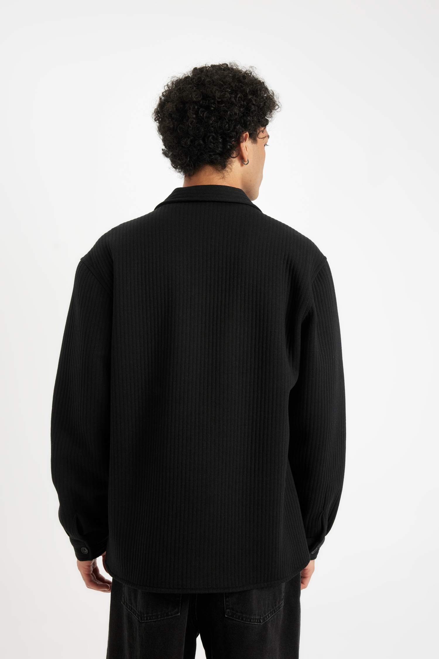 قميص كم طويل محبوك قصة عادية