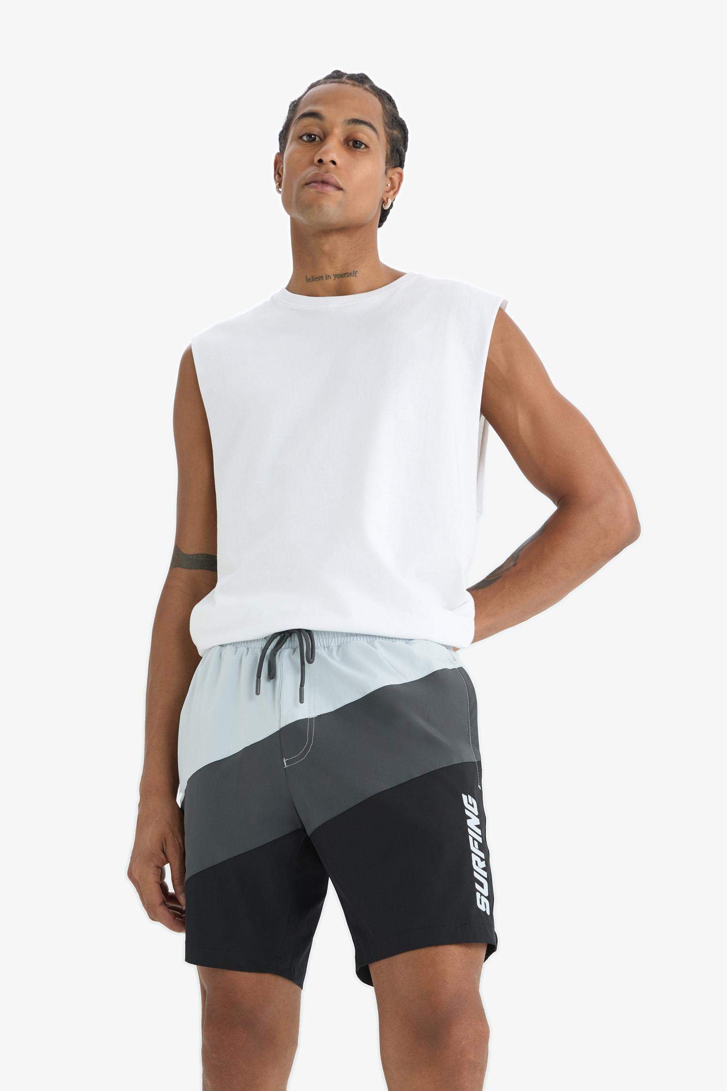 شورت بحر قصير قصة عادية محكم من DeFactoFit