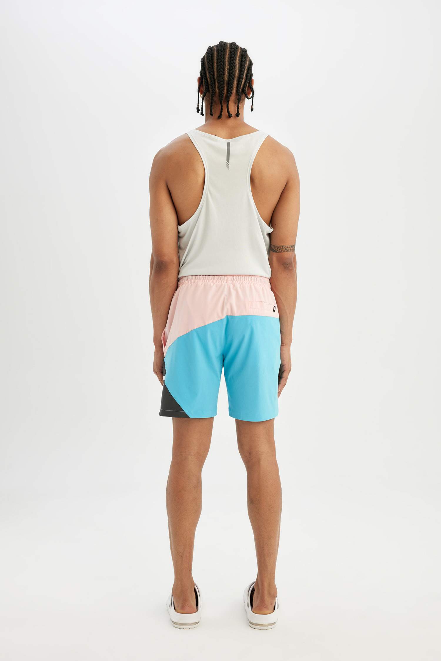 شورت بحر قصير قصة عادية محكم ملون من DeFactoFit