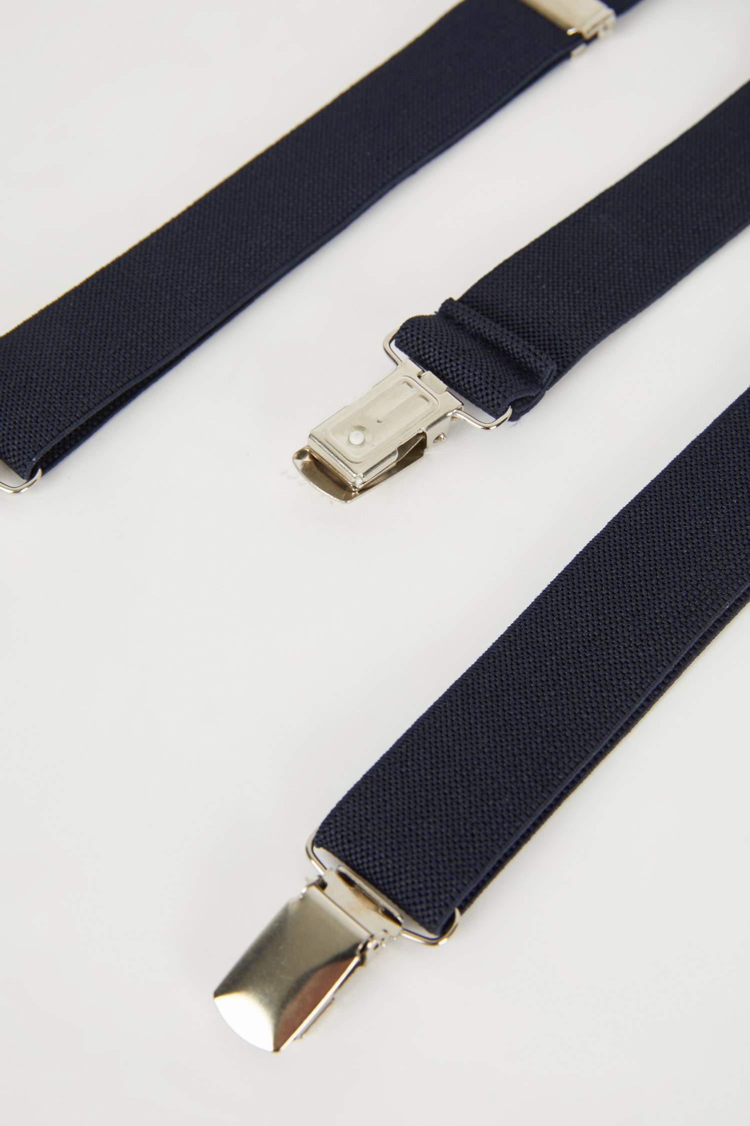 Erkek Çocuk Pantolon Askısı