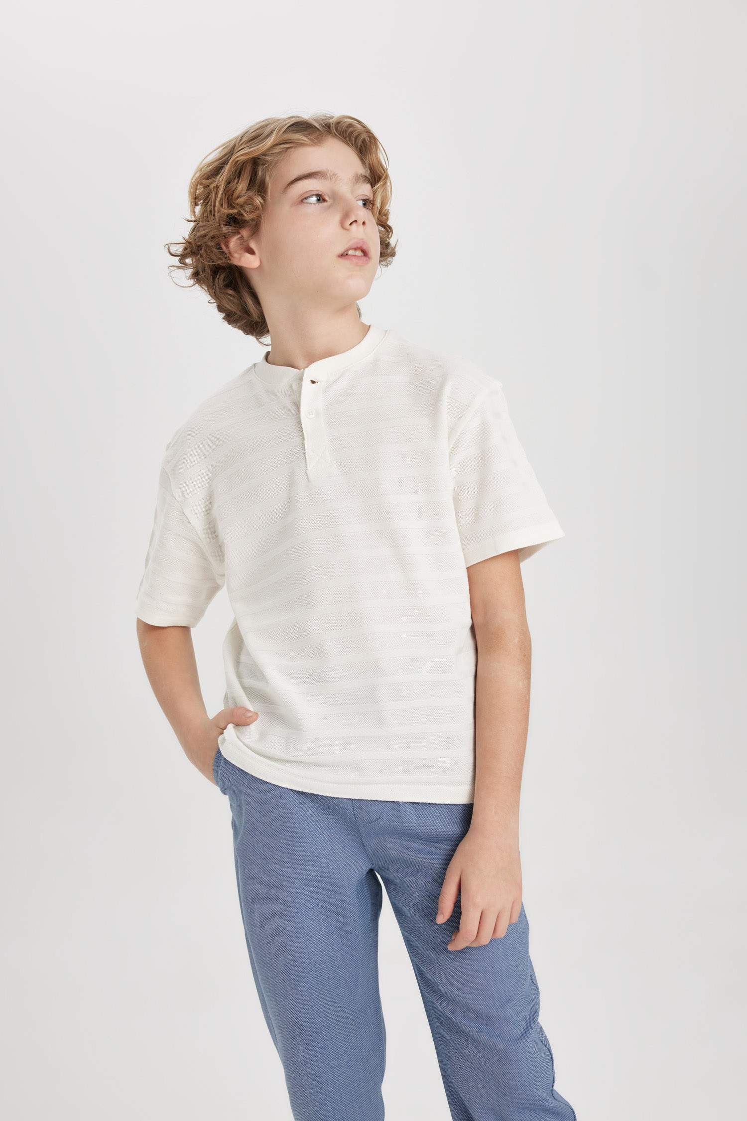 Erkek Çocuk Oversize Geniş Kalıp Hakim Yaka Kısa Kollu Tişört