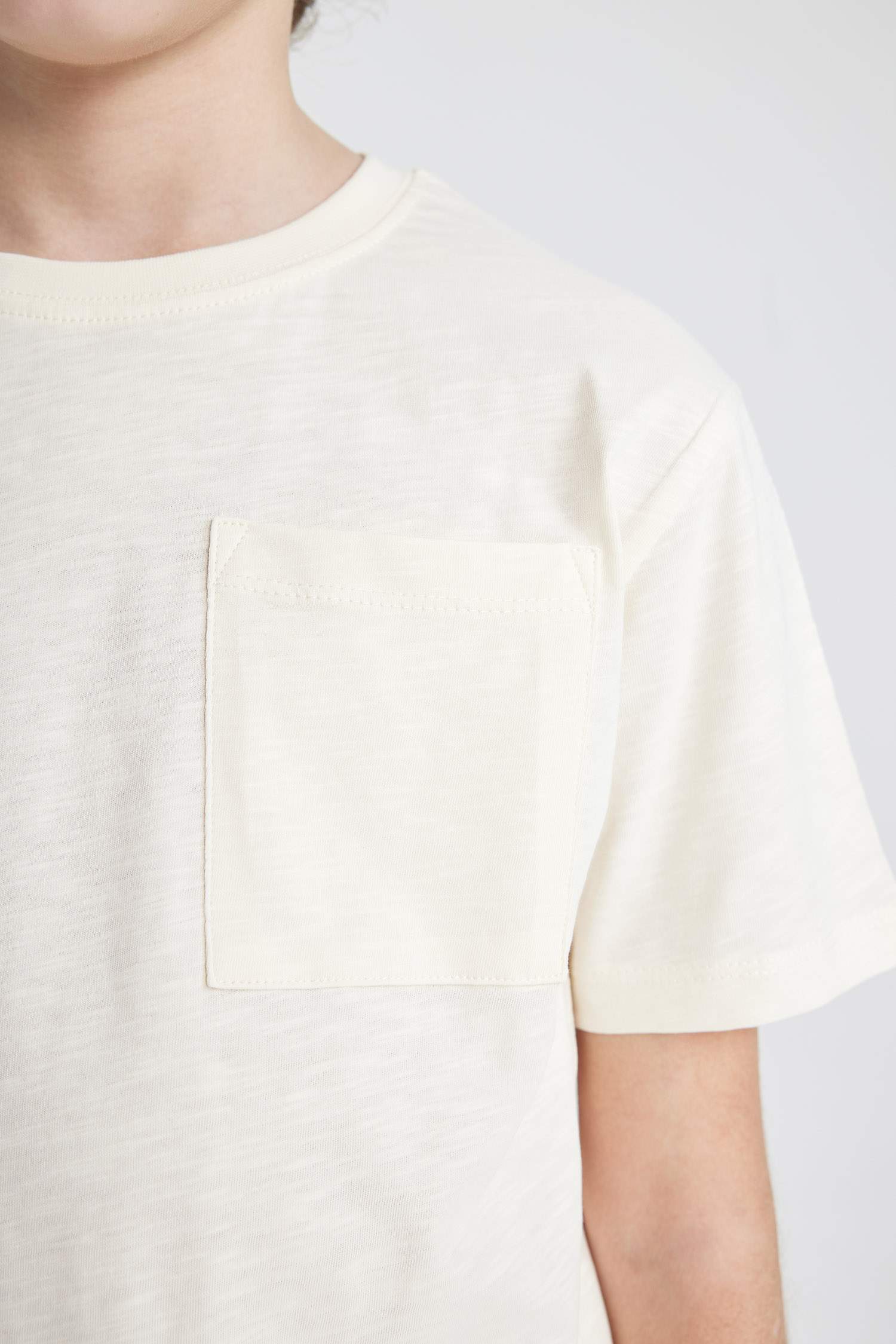 تيشيرت نص ردن قصة عادية بياخة مستديرة