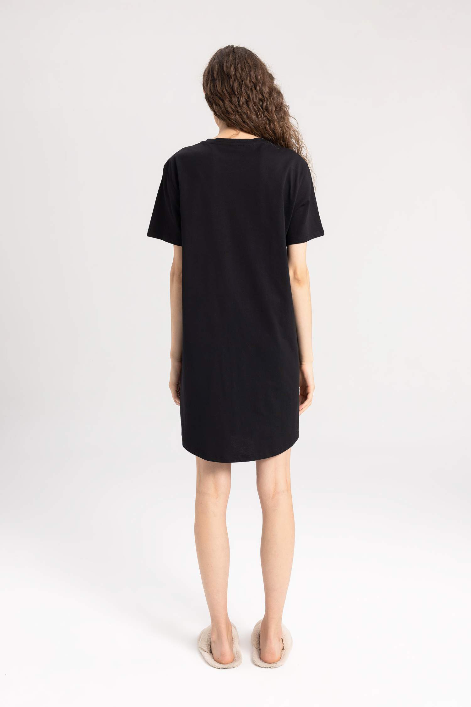 فستان نوم قصة عادية بياقة مستديرة من Fall In Love