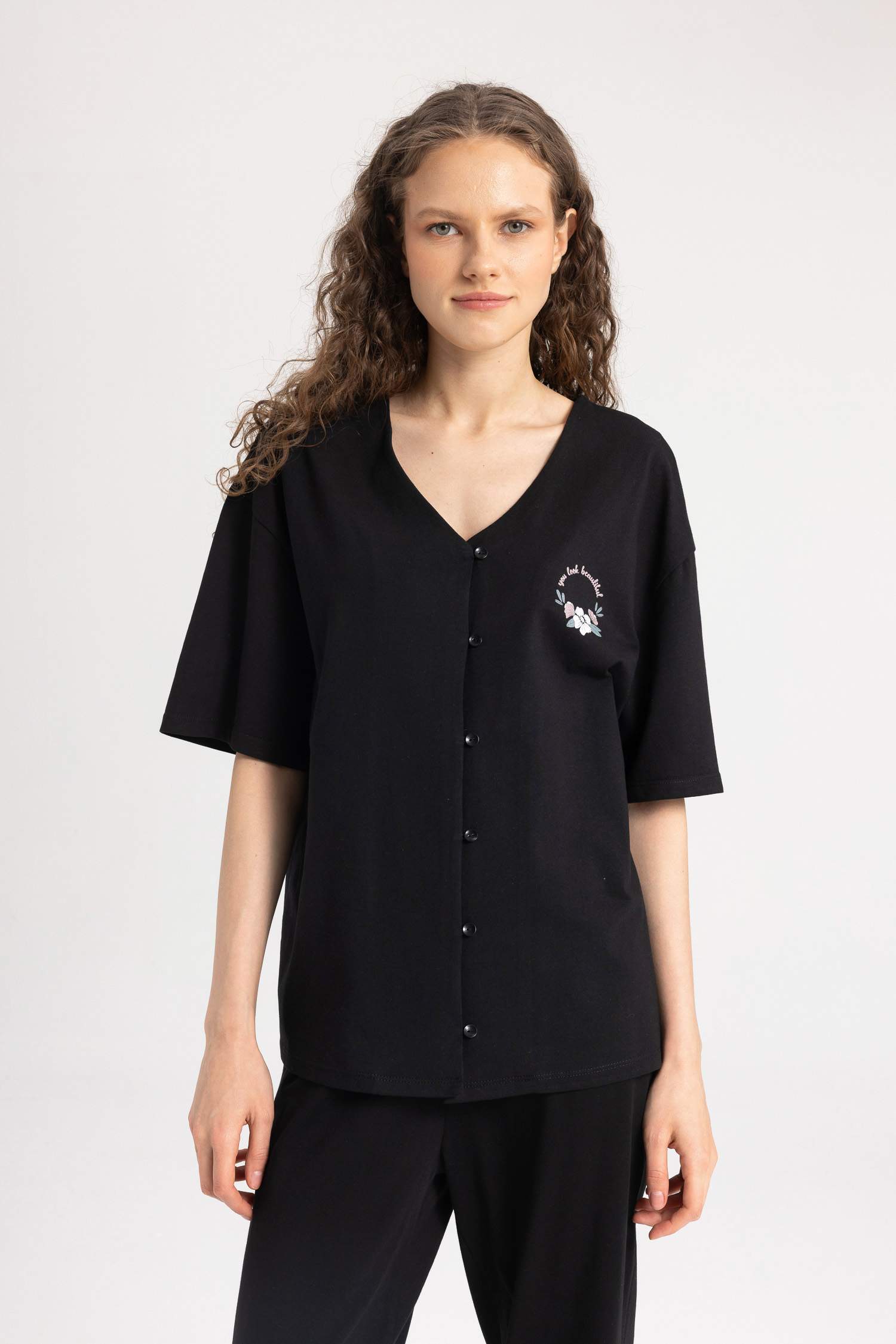 طقم بيجاما قصة عادية نص كم من Fall in love - قطعتين