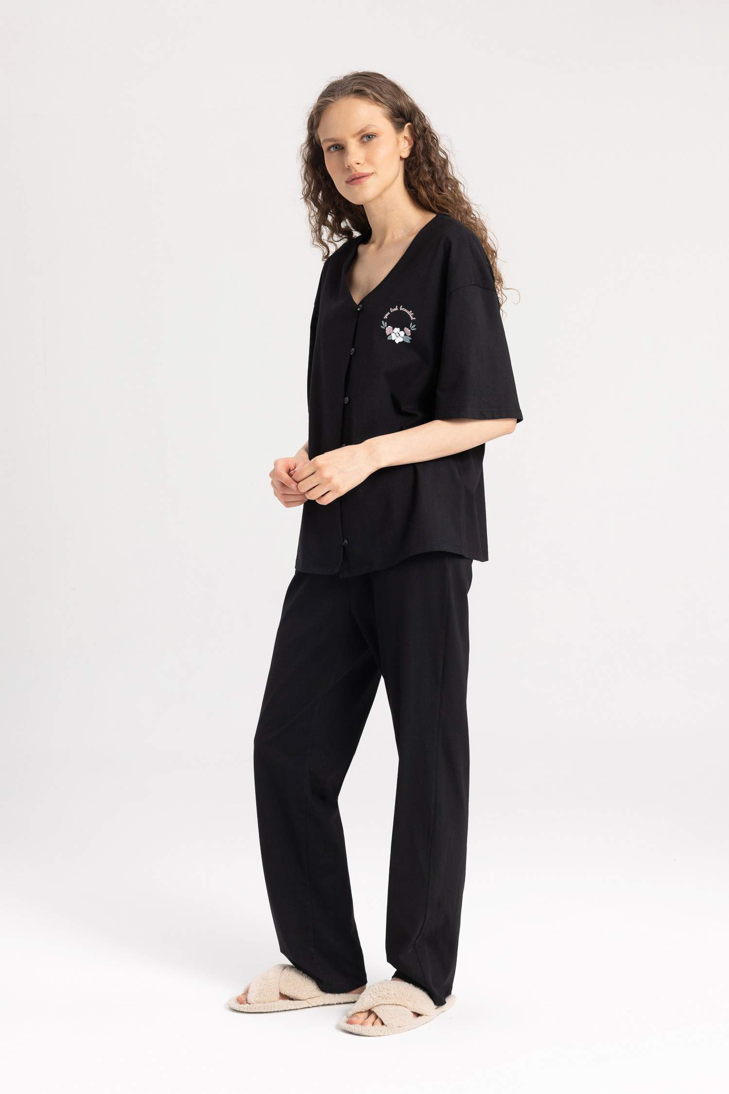 طقم بيجاما قصة عادية نص كم من Fall in love - قطعتين