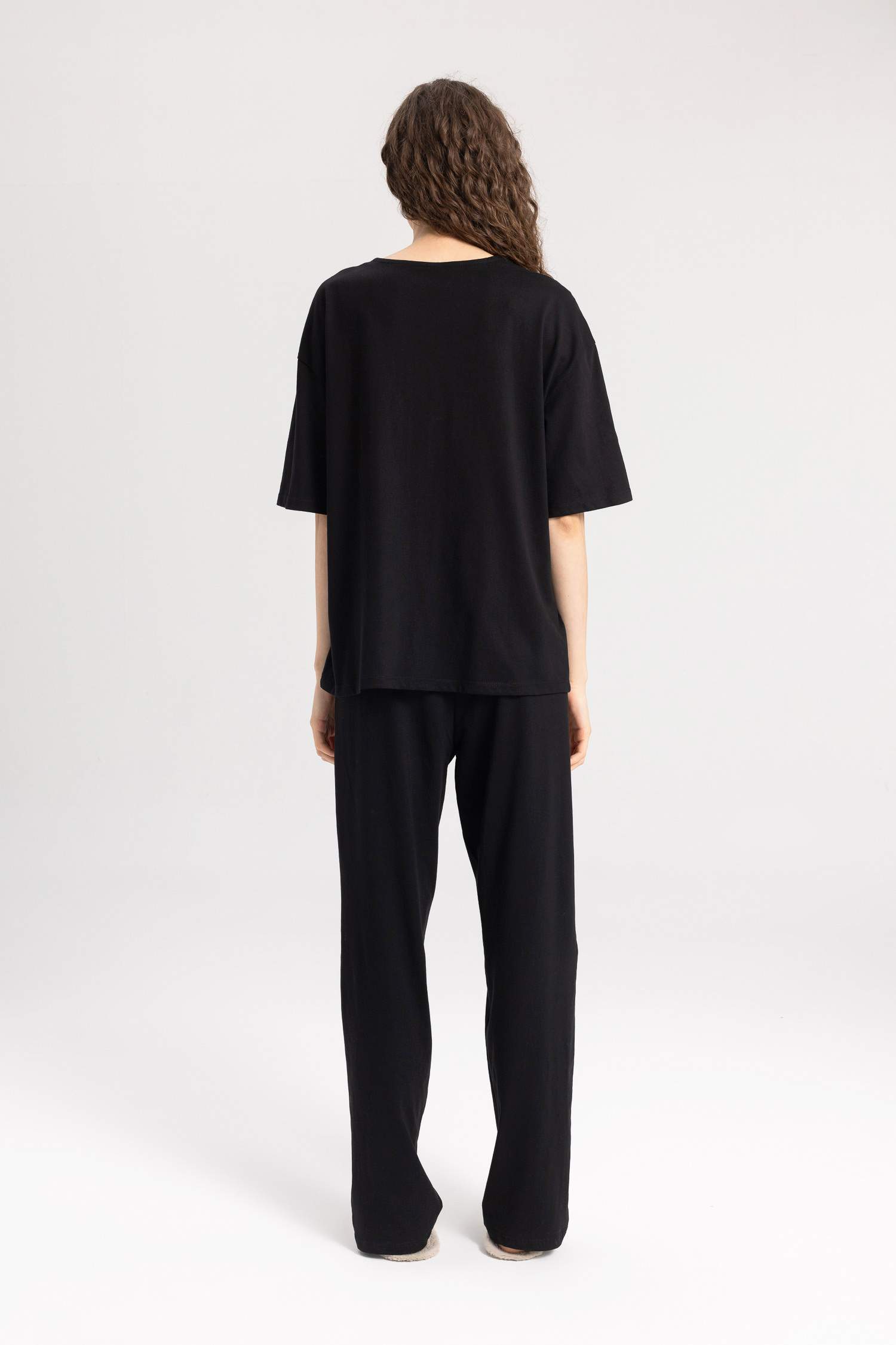 طقم بيجاما قصة عادية نص كم من Fall in love - قطعتين