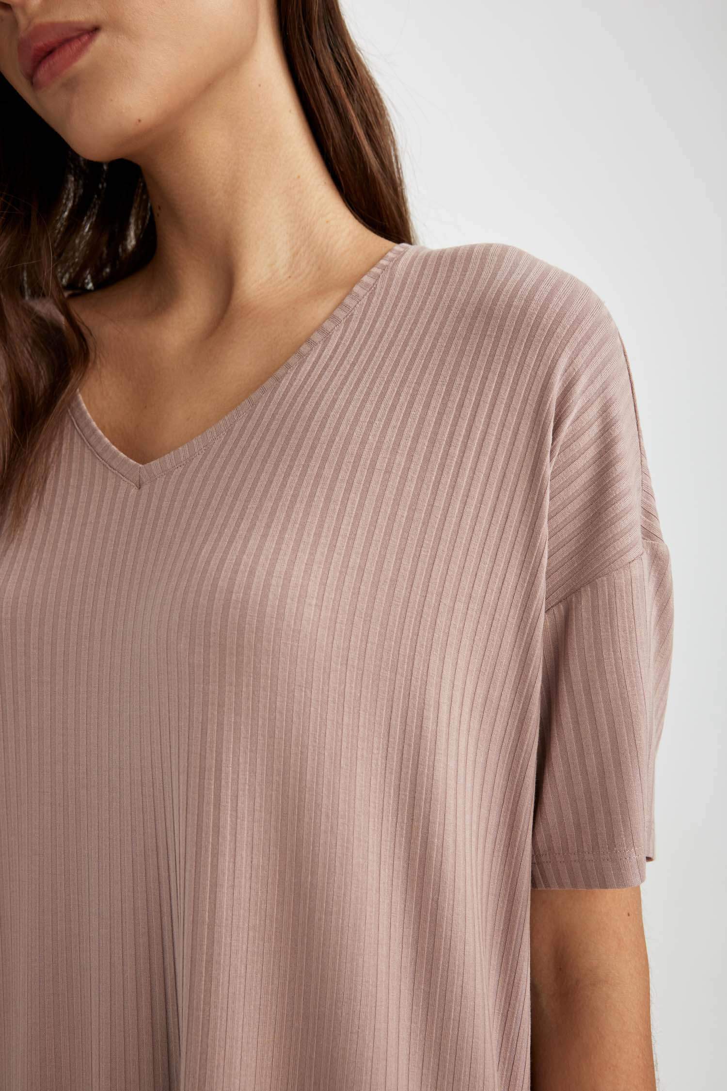 فستان نوم فيسكوز قصة عادية برقبة V