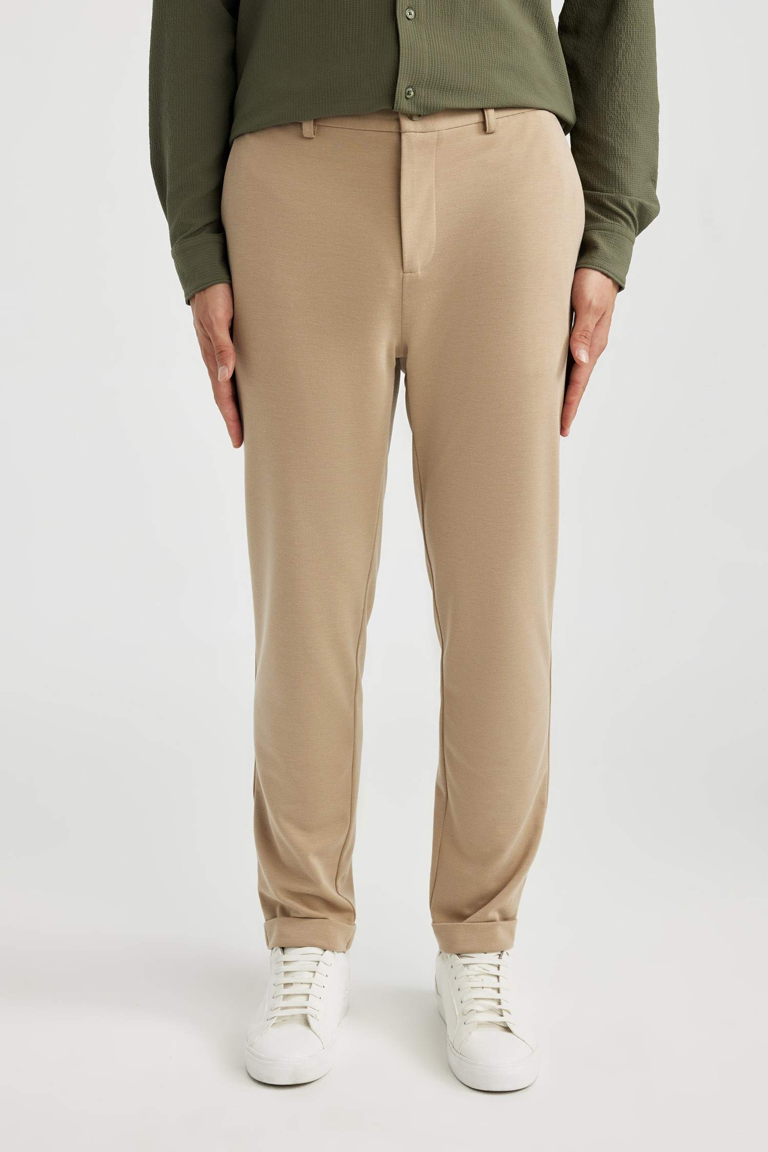 سروال جوجر ستريج بحافة مطوية