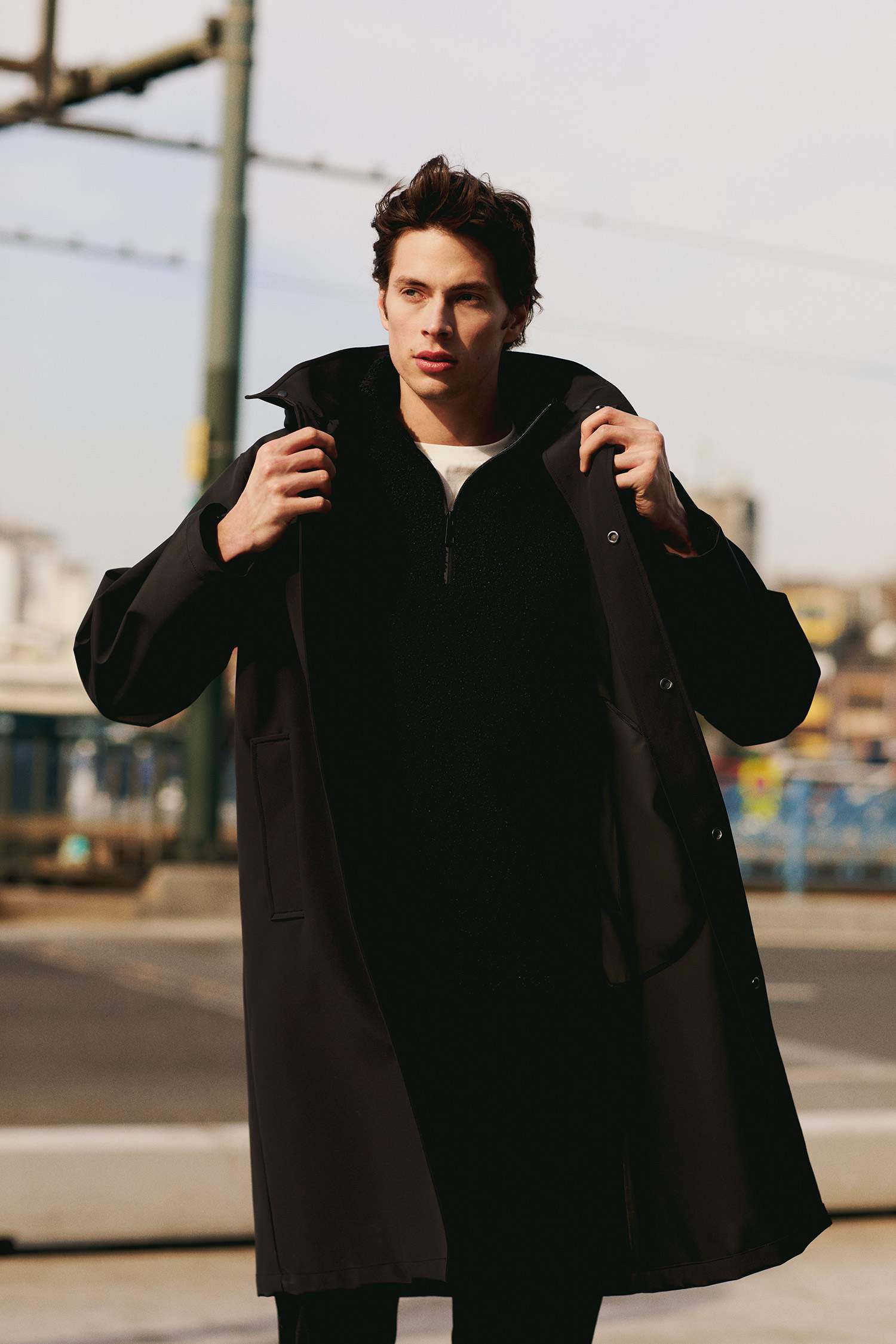 Kapüşonlu Suni Deri Parka Çıtçıt Kapamalı Cepli