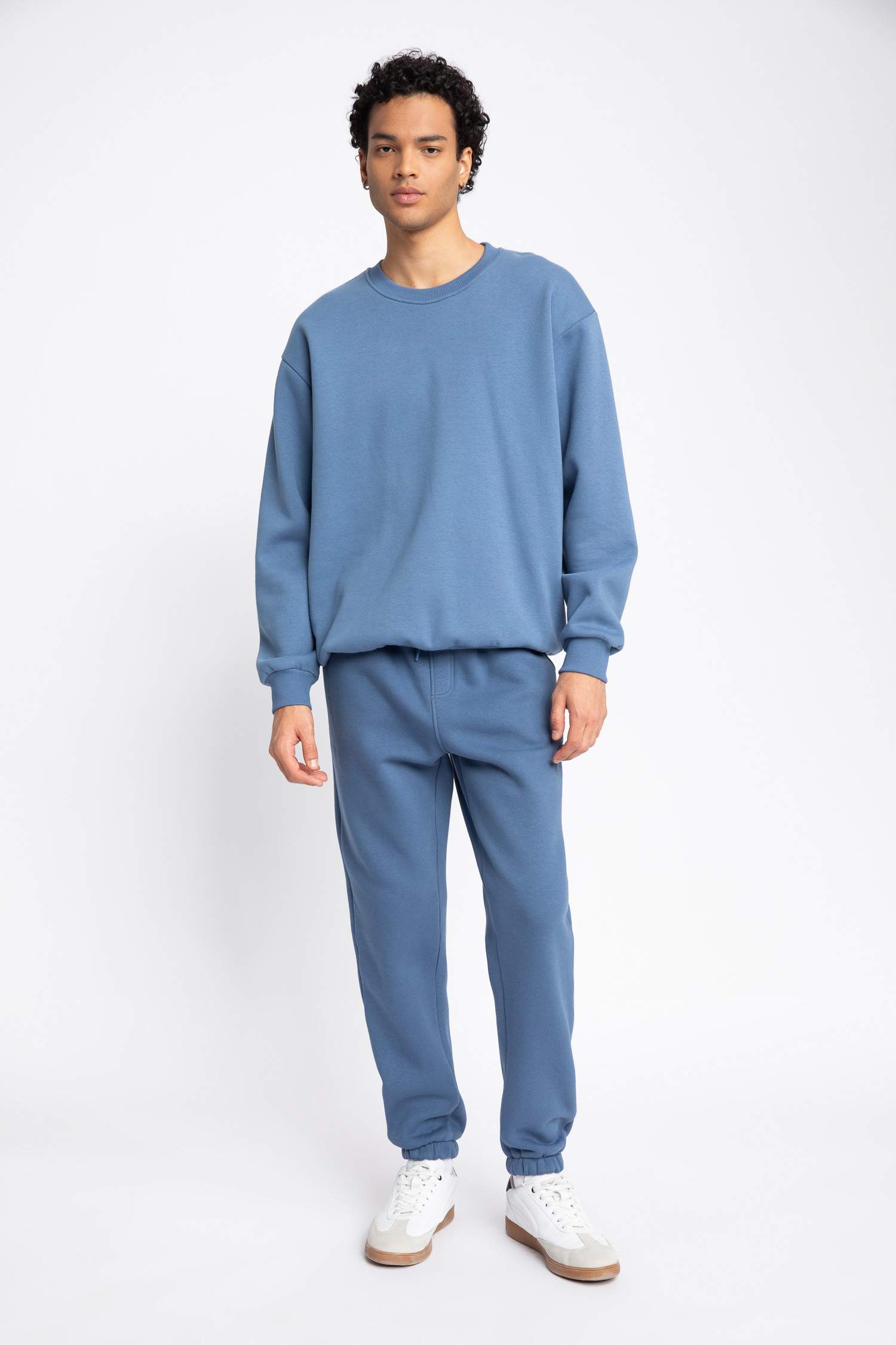 Regular Fit With Pockets Trousers