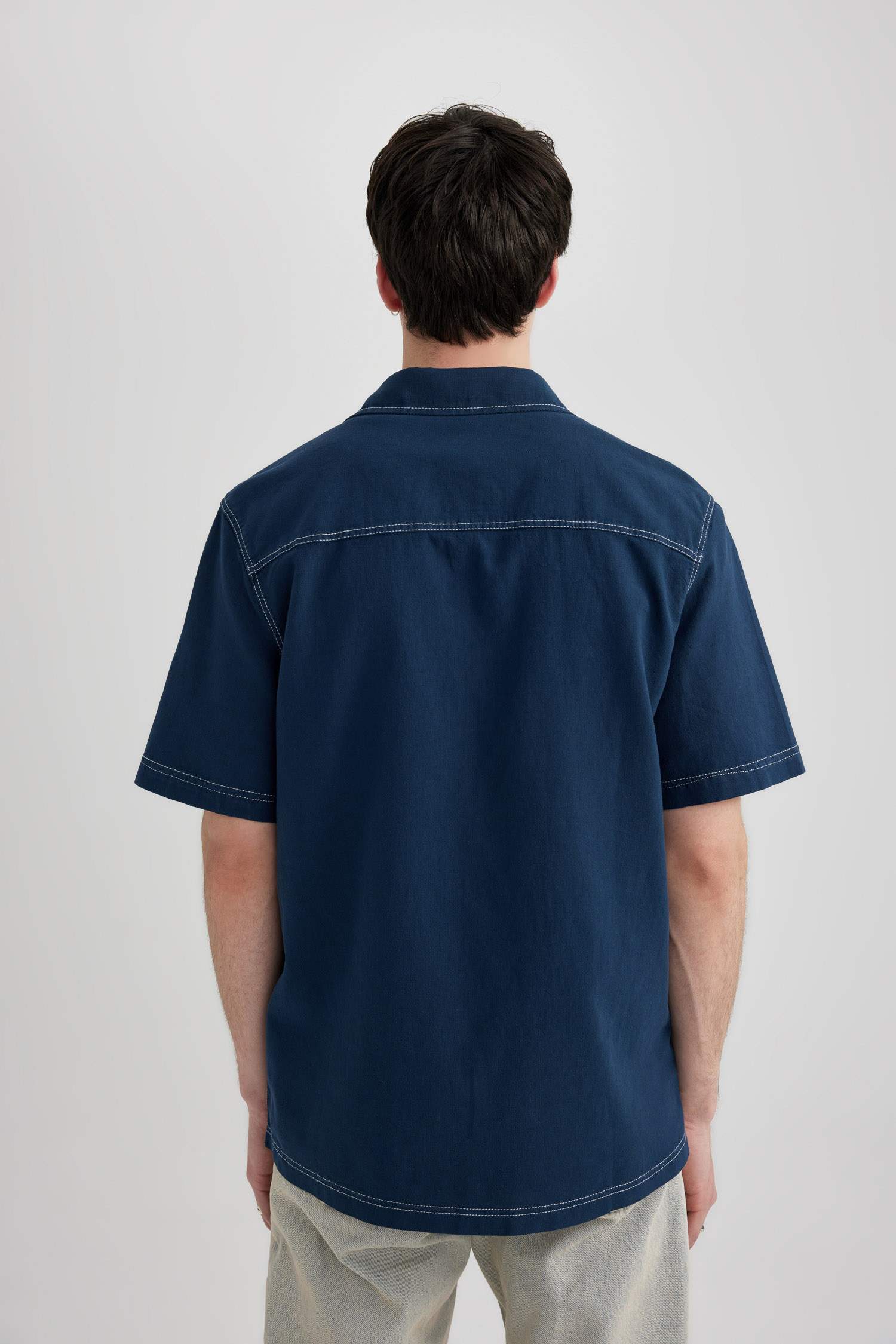 قميص كتان نص كم قصة مريحة