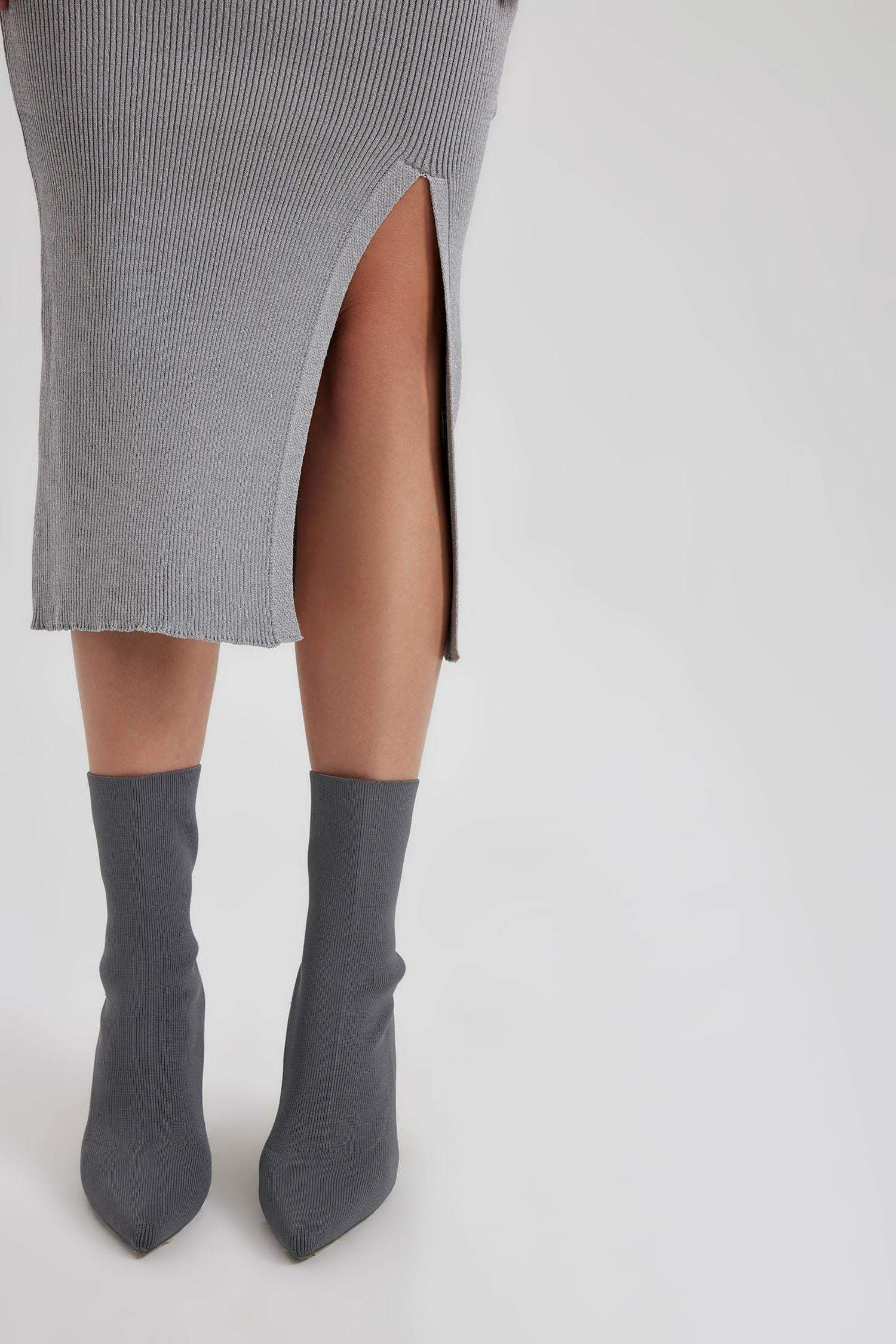 تنورة سليم فيت قماش لامع