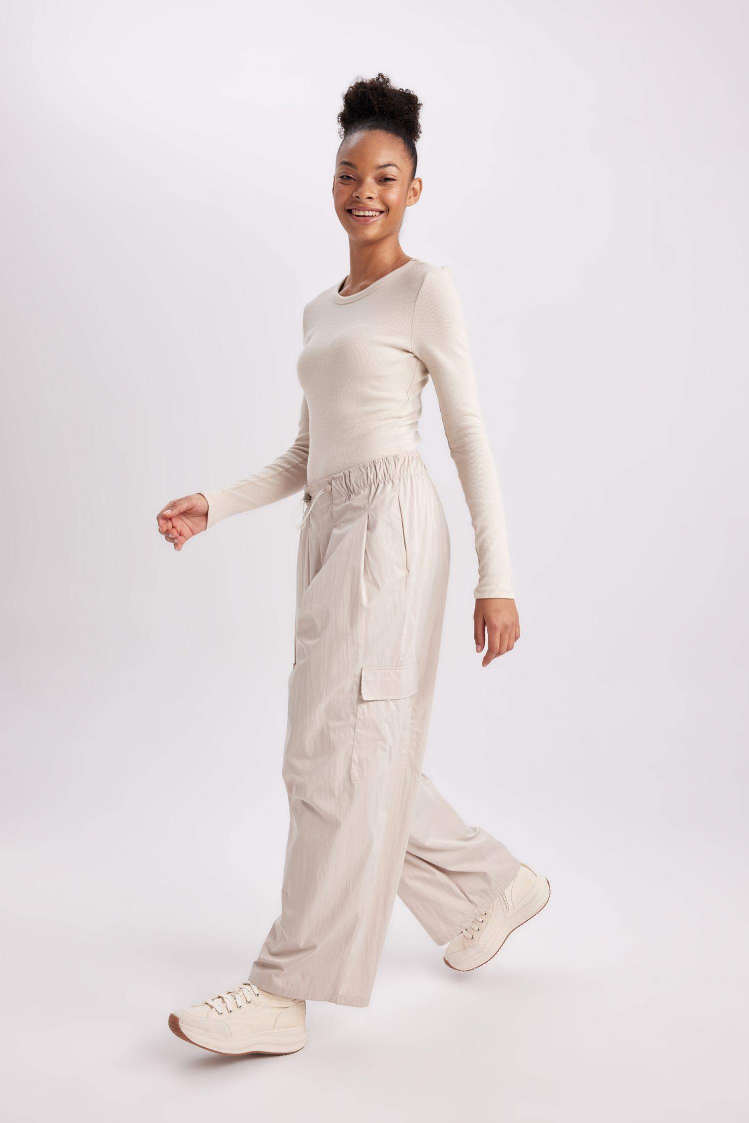 DeFactoFit Oversize Geniş Kalıp Sporcu Paraşüt Pantolon