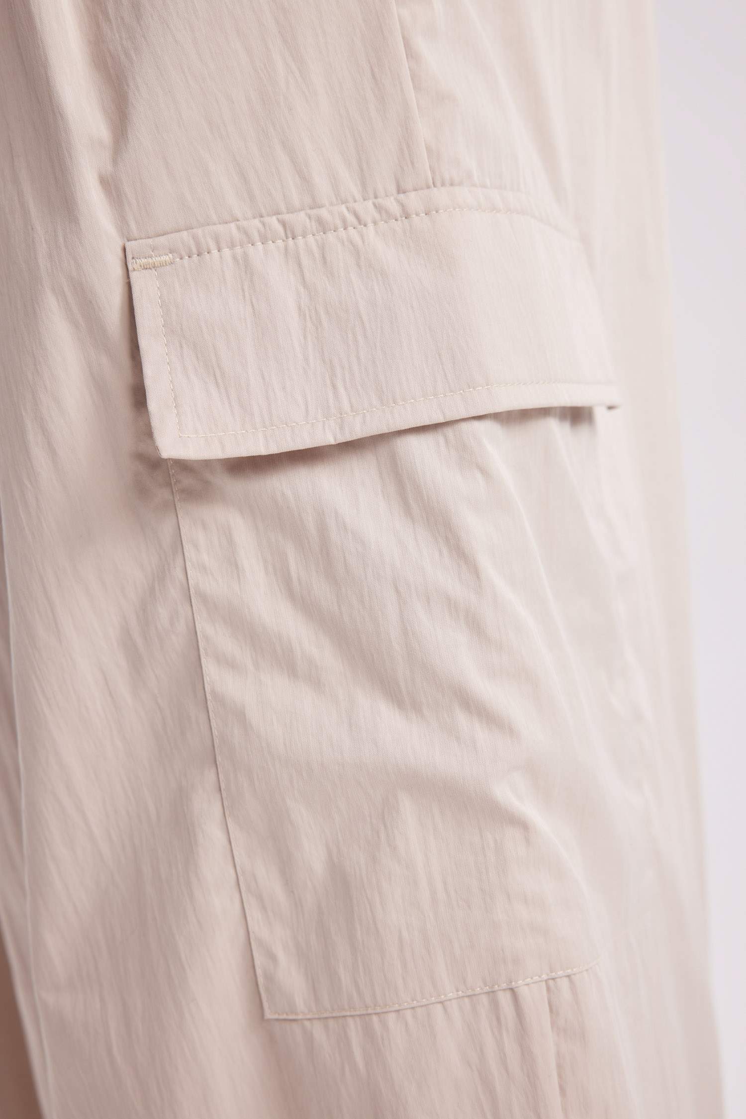 DeFactoFit Oversize Geniş Kalıp Sporcu Paraşüt Pantolon