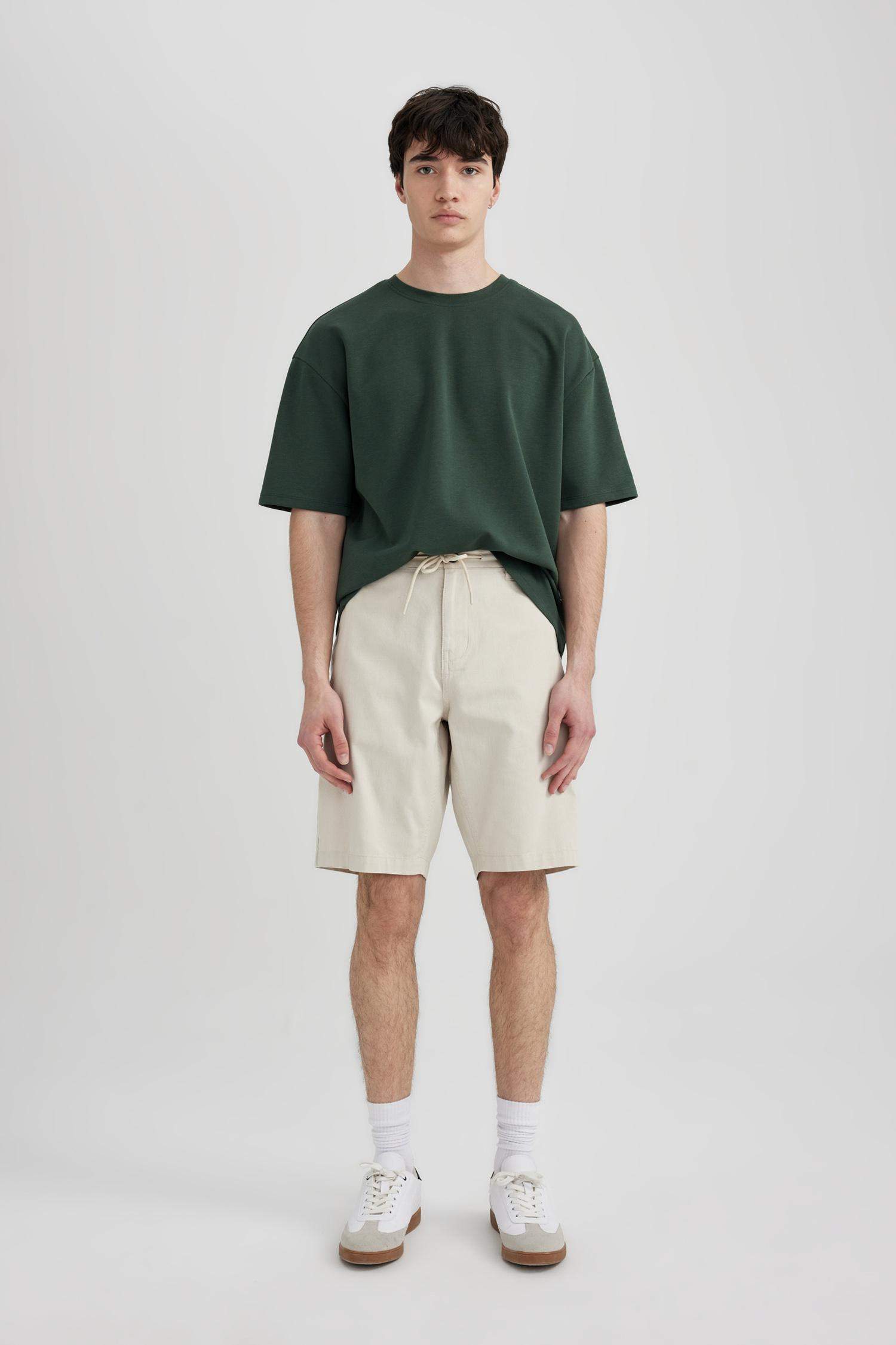 برمودا جينز قصة عادية