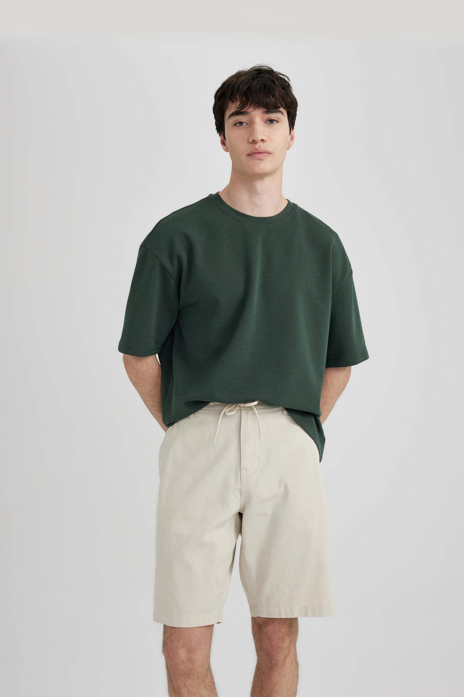 برمودا جينز قصة عادية