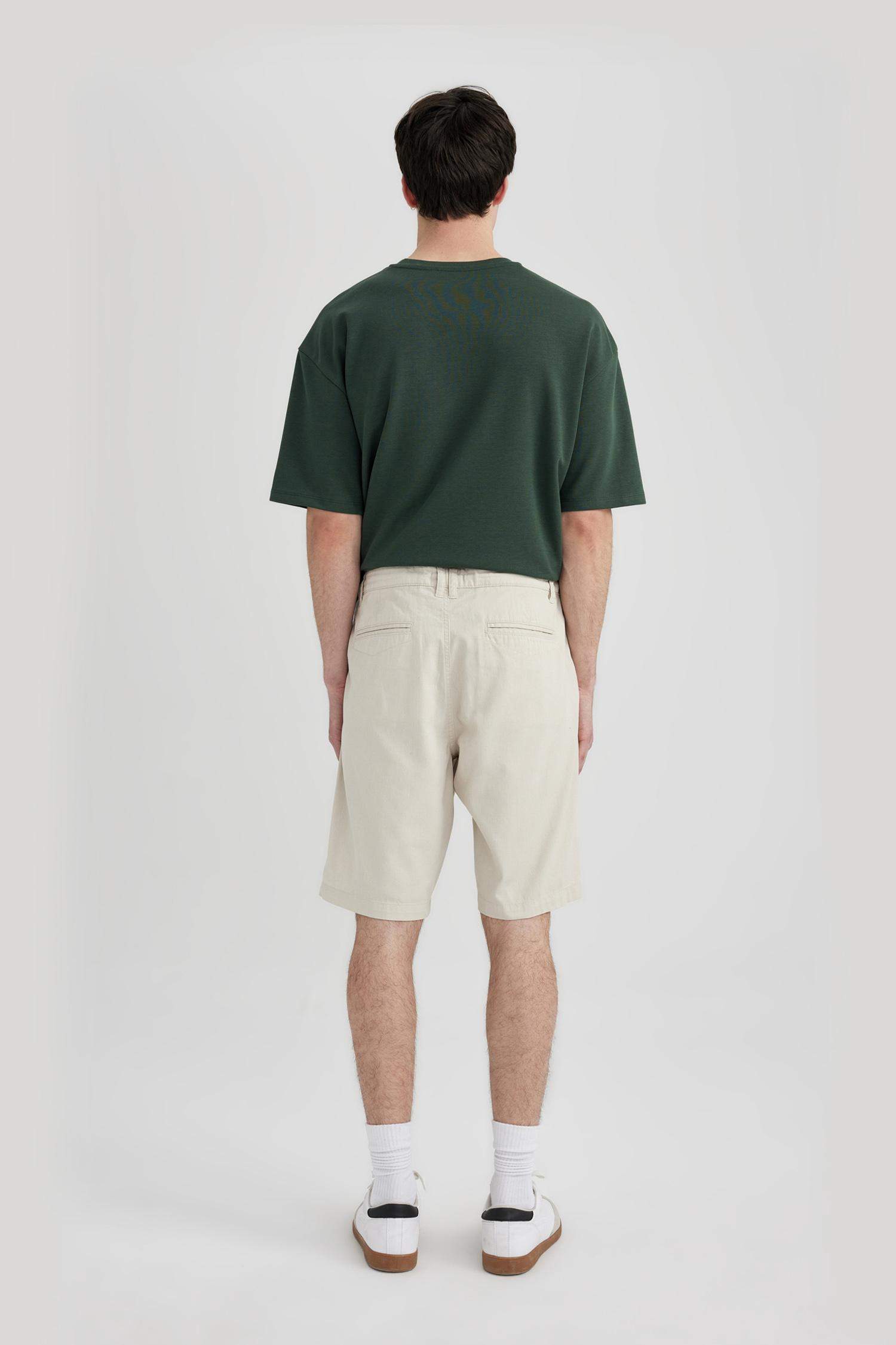 برمودا جينز قصة عادية