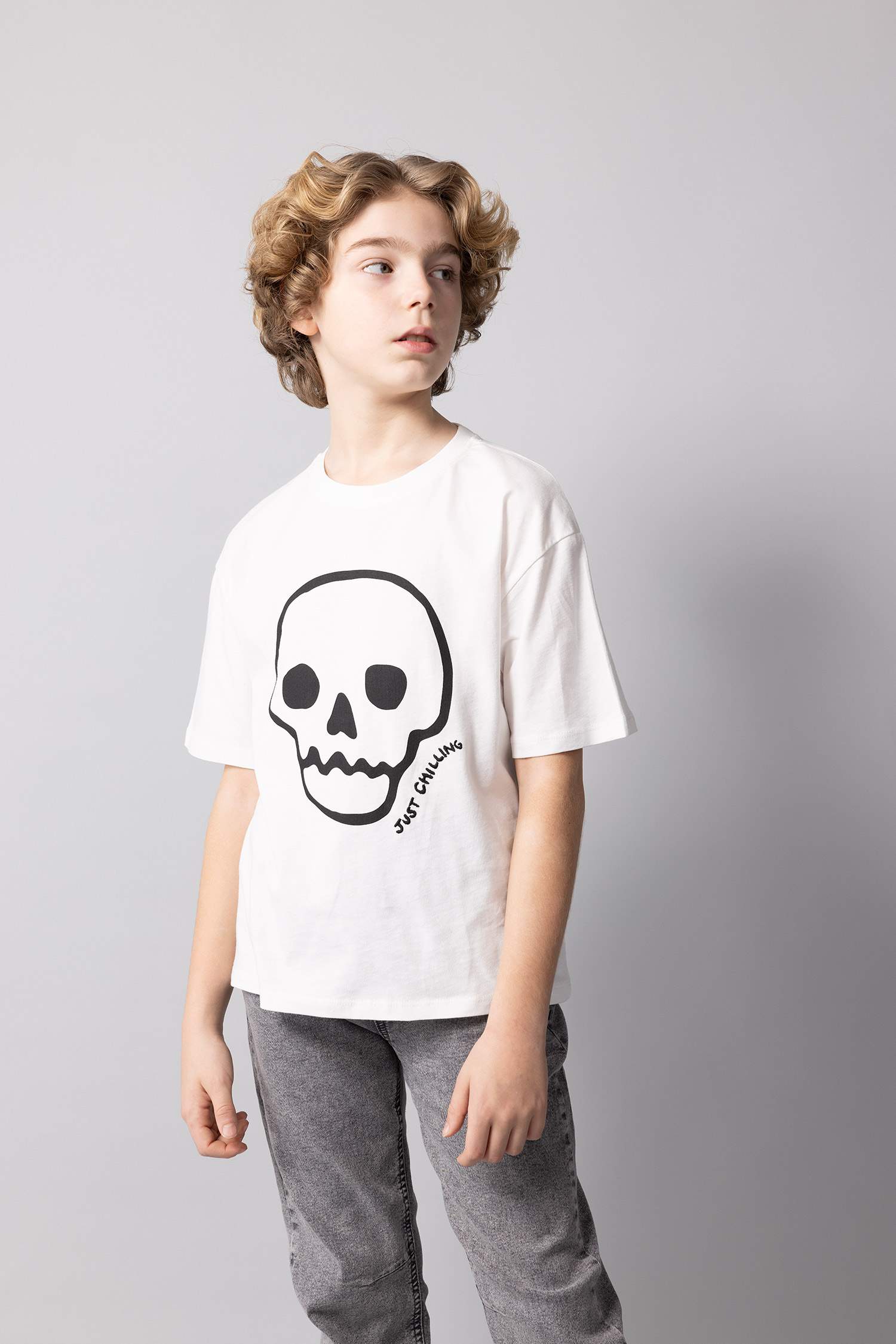 Erkek Çocuk Oversize Geniş Kalıp Bisiklet Yaka Nakışlı Kısa Kollu Tişört